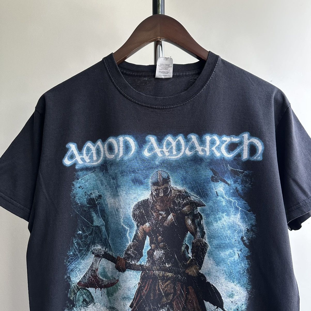Band Tees Vintage Amon Amarth Metal Band Tour Tee 2016 Size US M / EU 48-50 / 2 - 2 Thumbnail