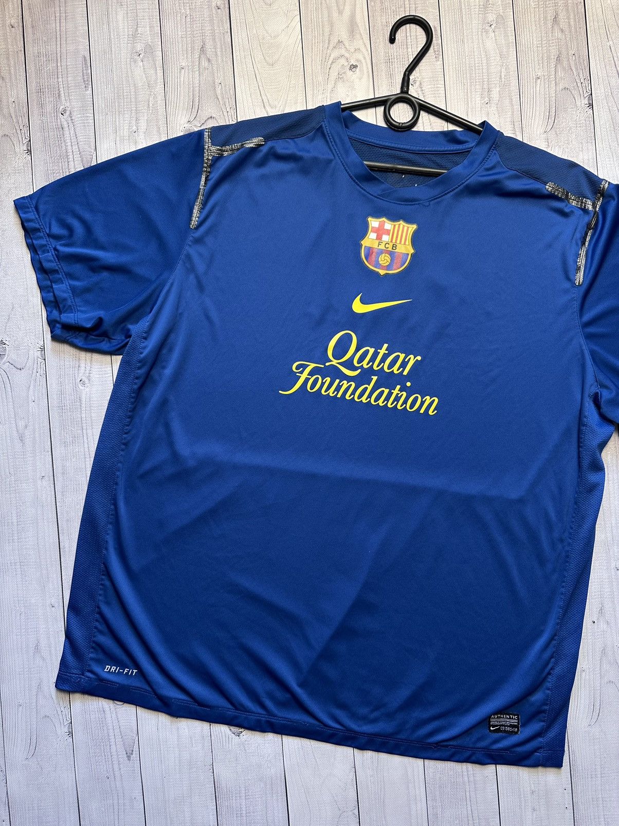 Vintage Vintage Nike Barcelona soccer jersey blue size XXL Size US XXL / EU 58 / 5 - 2 Thumbnail
