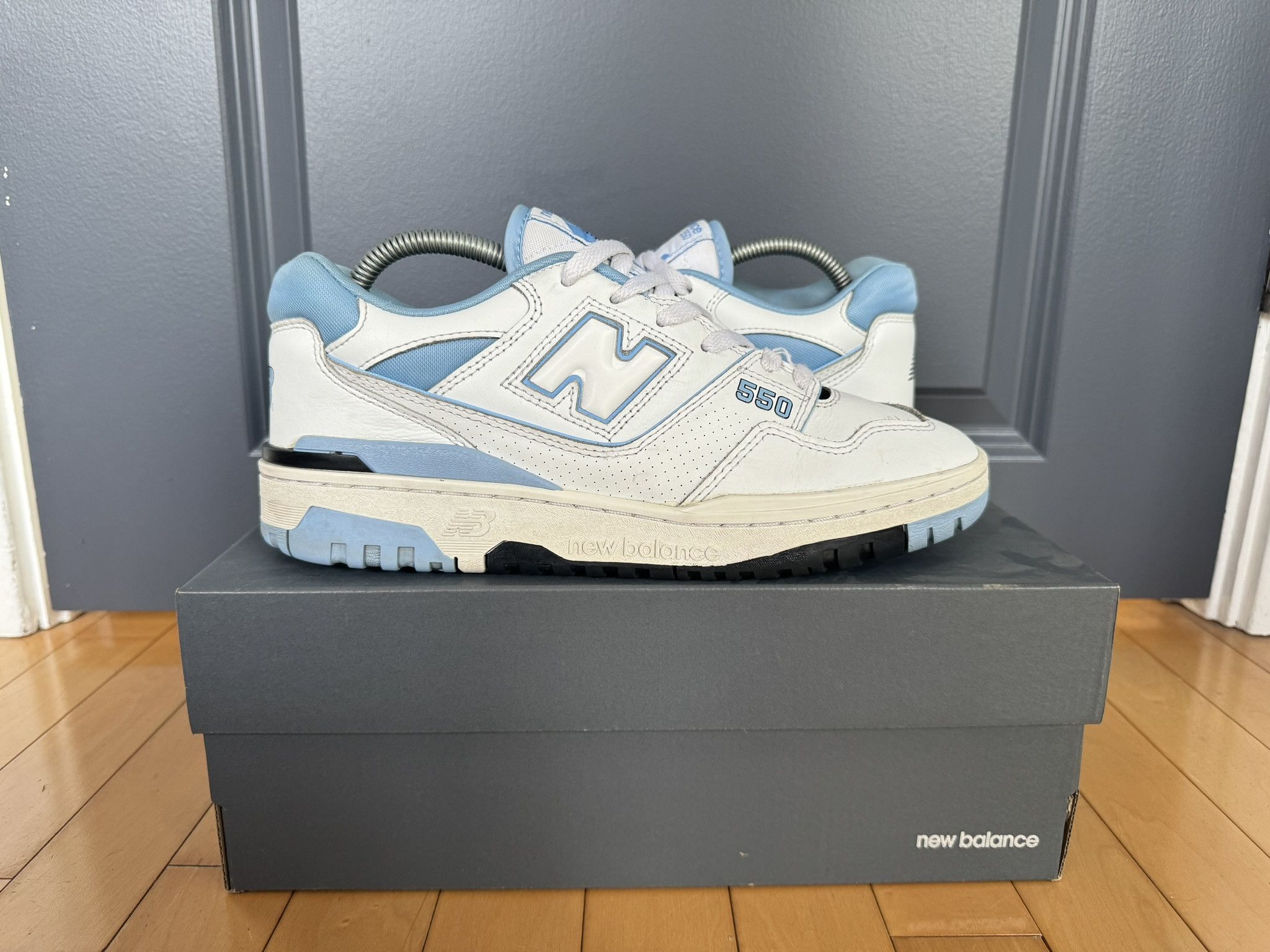 New Balance New Balance 550 UNC University Blue Size US 9.5 / EU 42-43 - 1 Thumbnail