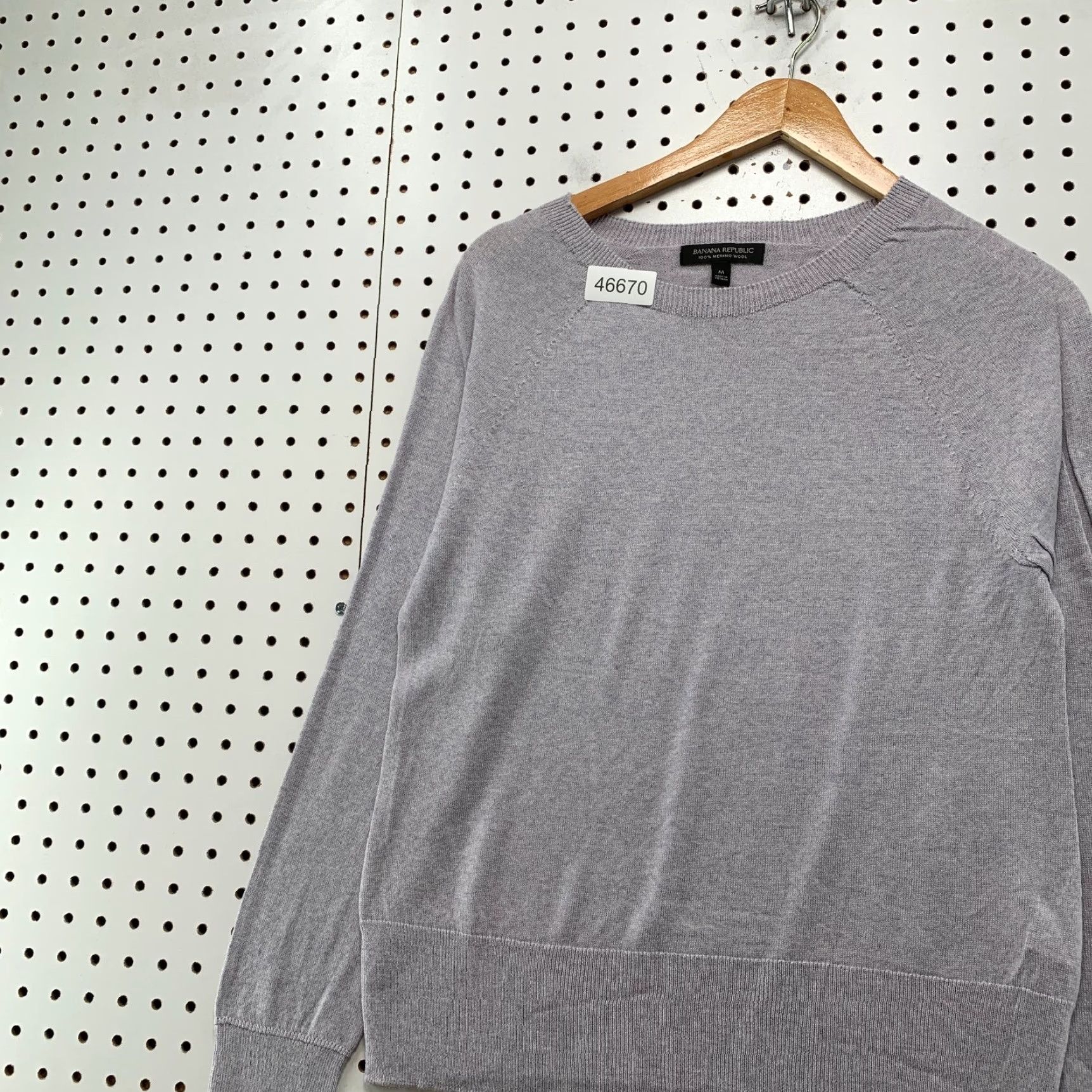 Banana Republic VINTAGE Banana Republic 100% Merino Wool Sweater Women M Gray Soft Cozy School Work Size M / US 6-8 / IT 42-44 - 4 Thumbnail