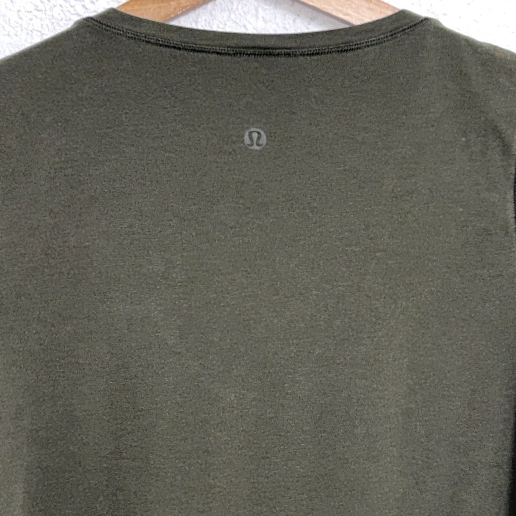 Lululemon Lululemon Knot A Problem Tee Green Short Sleeve Women’s Small Size 30" / US 8 / IT 44 - 4 Thumbnail