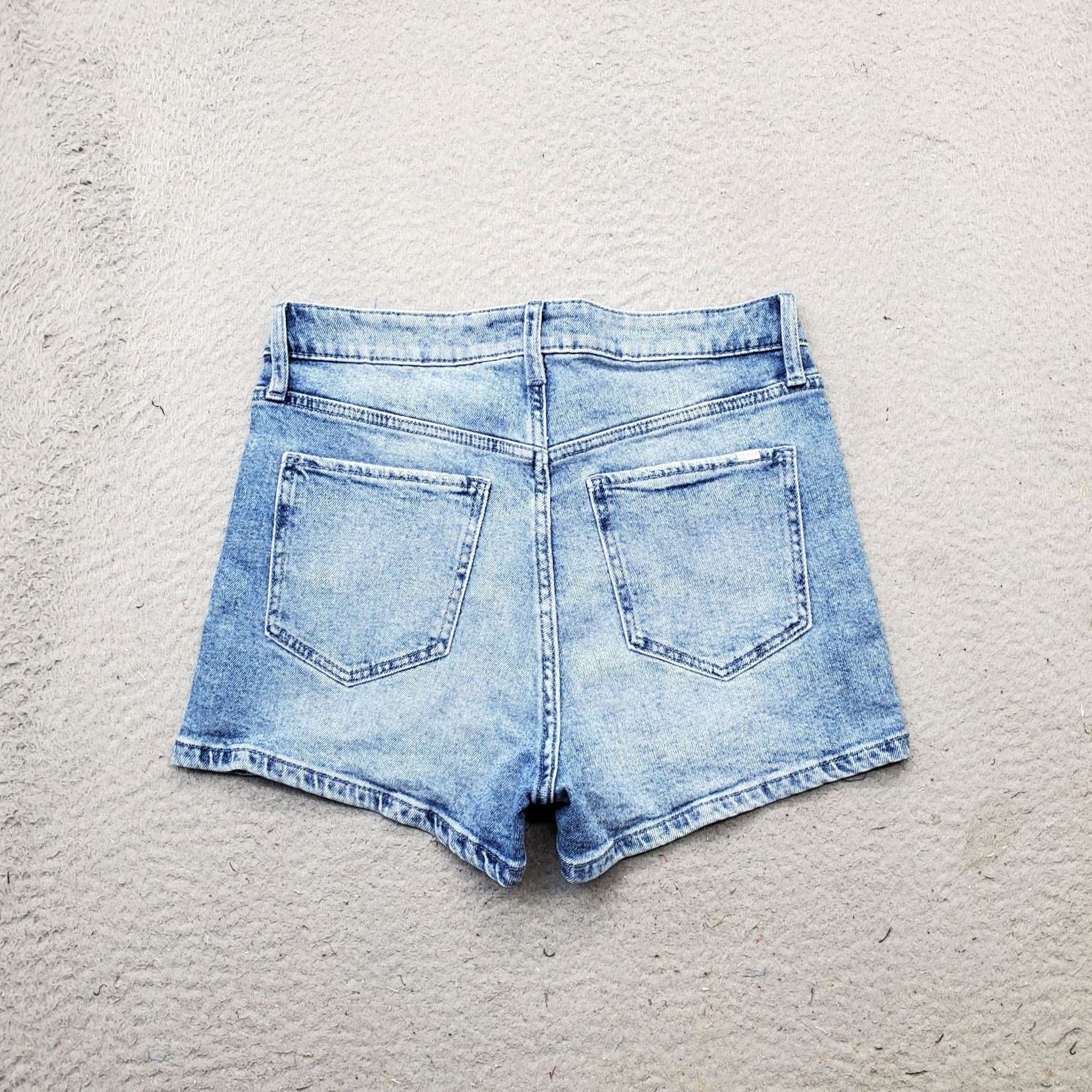 Guess GUESS Denim Shorts Women 28 Blue Stretch Medium Wash Beaded Trim Flat Front Bermuda Shorts Womens Size 28 Blue Size 28" / US 6 / IT 42 - 2 Thumbnail