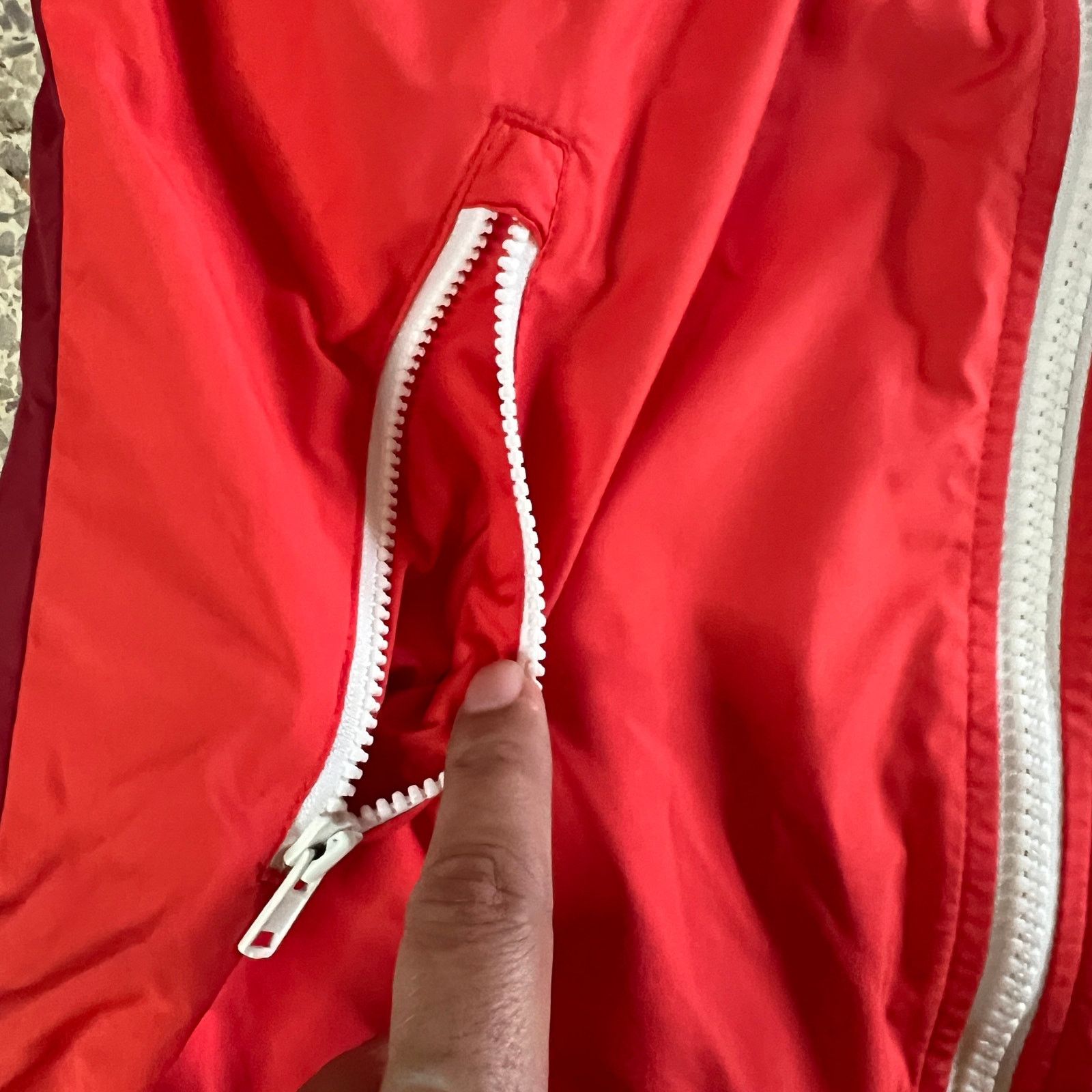 Nike Nike Windrunner Hooded Windbreaker Jacket Red White Size S / US 4 / IT 40 - 9 Thumbnail