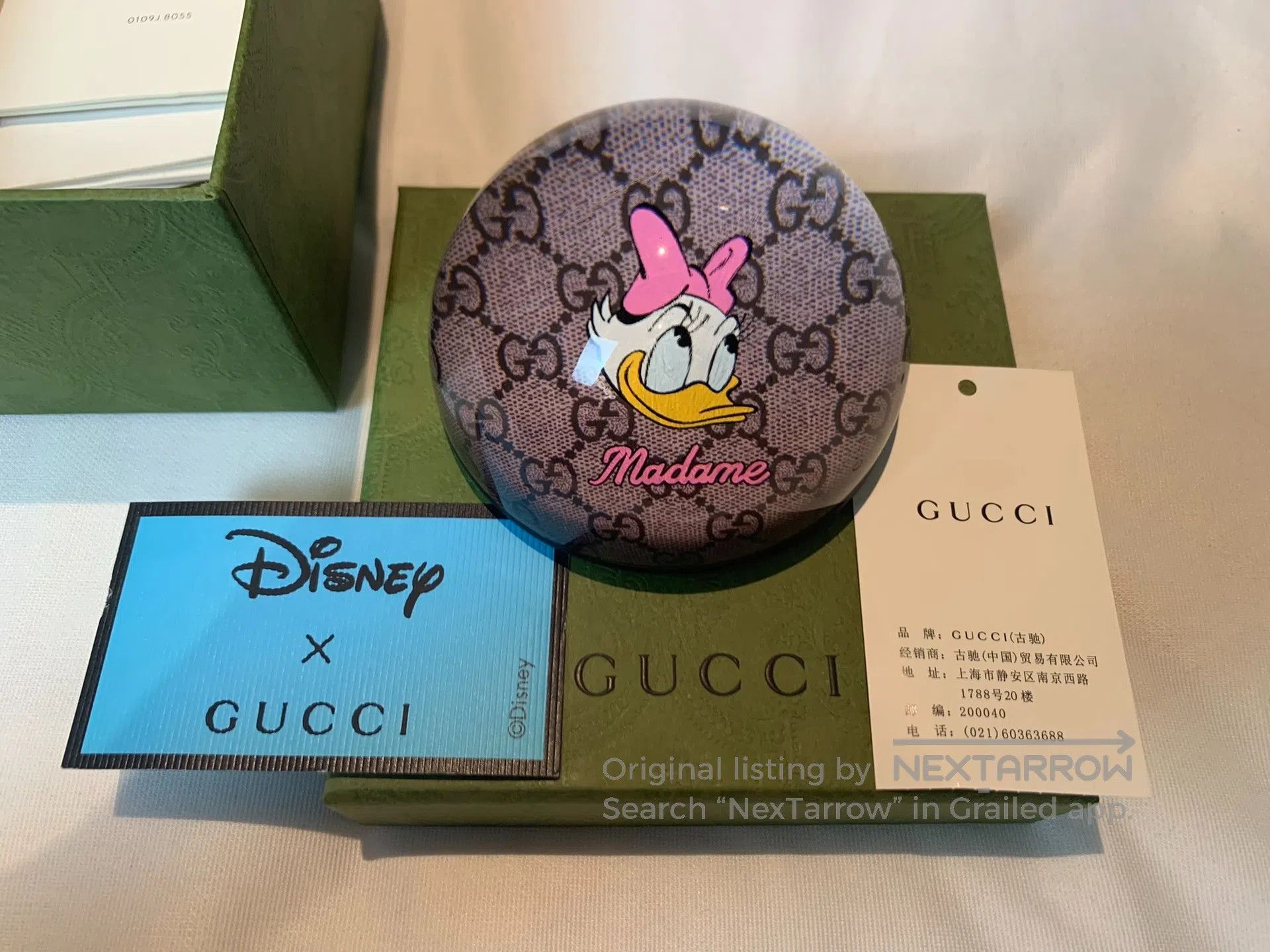 Gucci Guicci Disney Daisy Duck paperweight| Size ONE SIZE - 1 Thumbnail