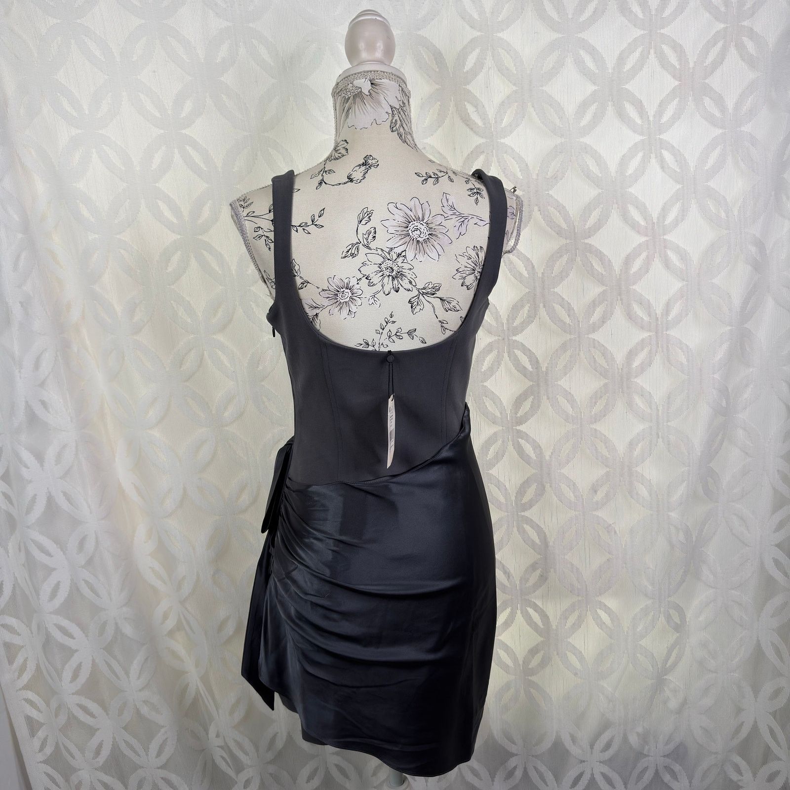 Cinq a Sept Cinq a Sept Waverly Silk Gathered Bow Accent Mini Dress NWT Size M / US 6-8 / IT 42-44 - 4 Thumbnail