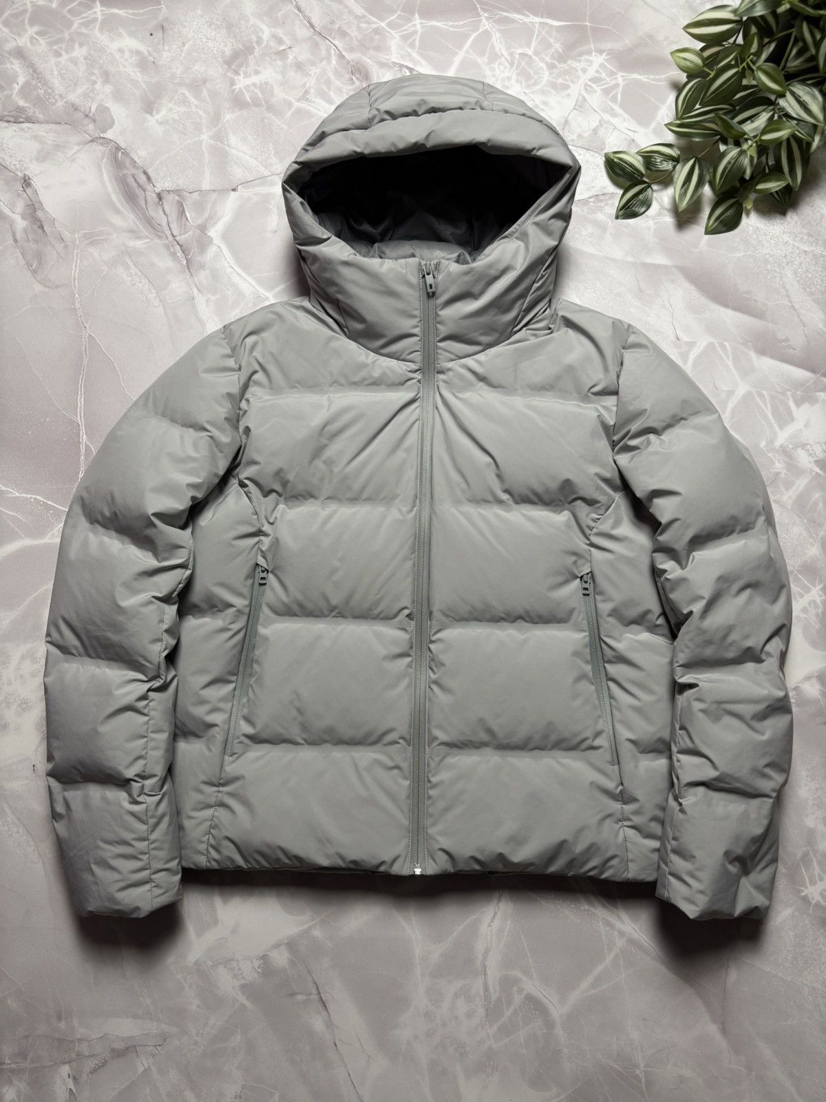 Uniqlo UNIQLO Seamless Down Parka 3D Cut Puffer Jacket Light Gray M Size US M / EU 48-50 / 2 - 1 Thumbnail