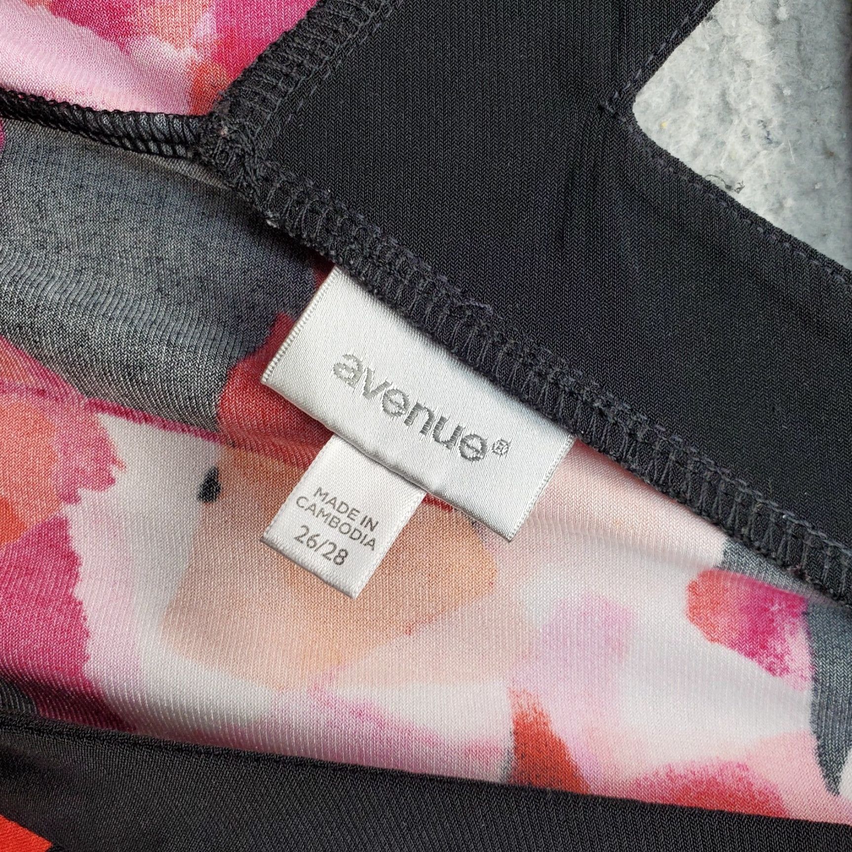 Avenue Avenue Blouse Women 26 Multicolor Abstract Print Stretch Asymmetrical Hem Shirt Women Size 26 Size 4XL / US 24-26 - 6 Thumbnail