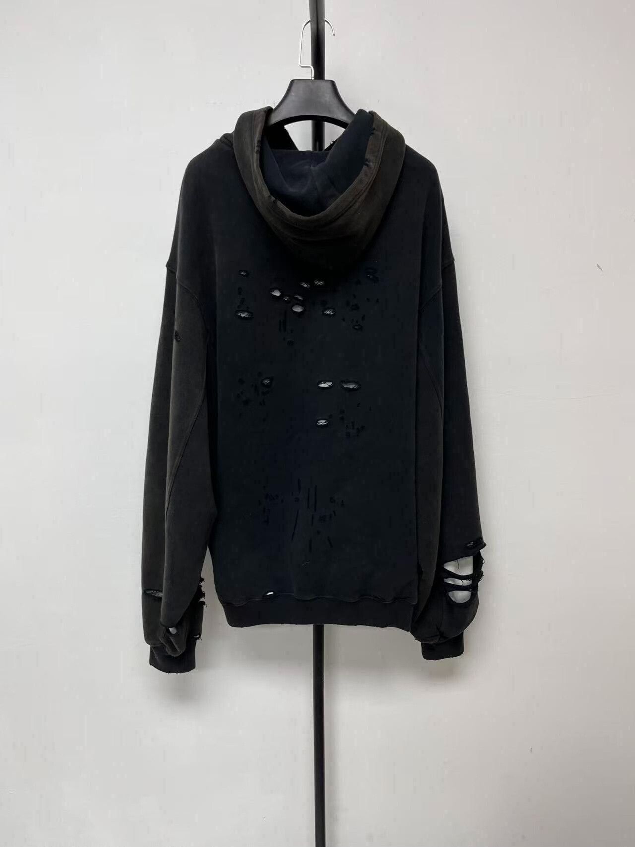 Balenciaga balenciaga black hooded long sleeve sweatshirt Size US XXS / EU 40 - 2 Thumbnail