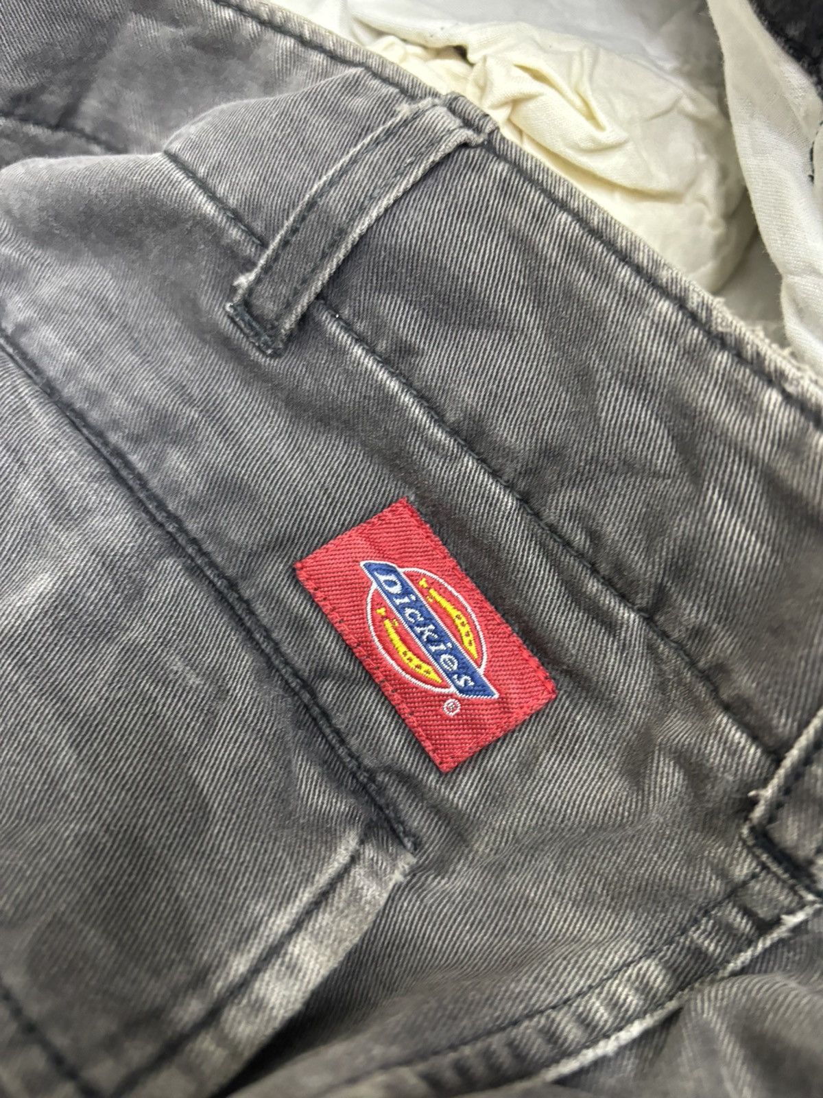 Dickies × Faded Glory × Japanese Brand Rare Vintage DICKIES Faded Grey Short Cargo Pants Size US 32 / EU 48 - 10 Thumbnail