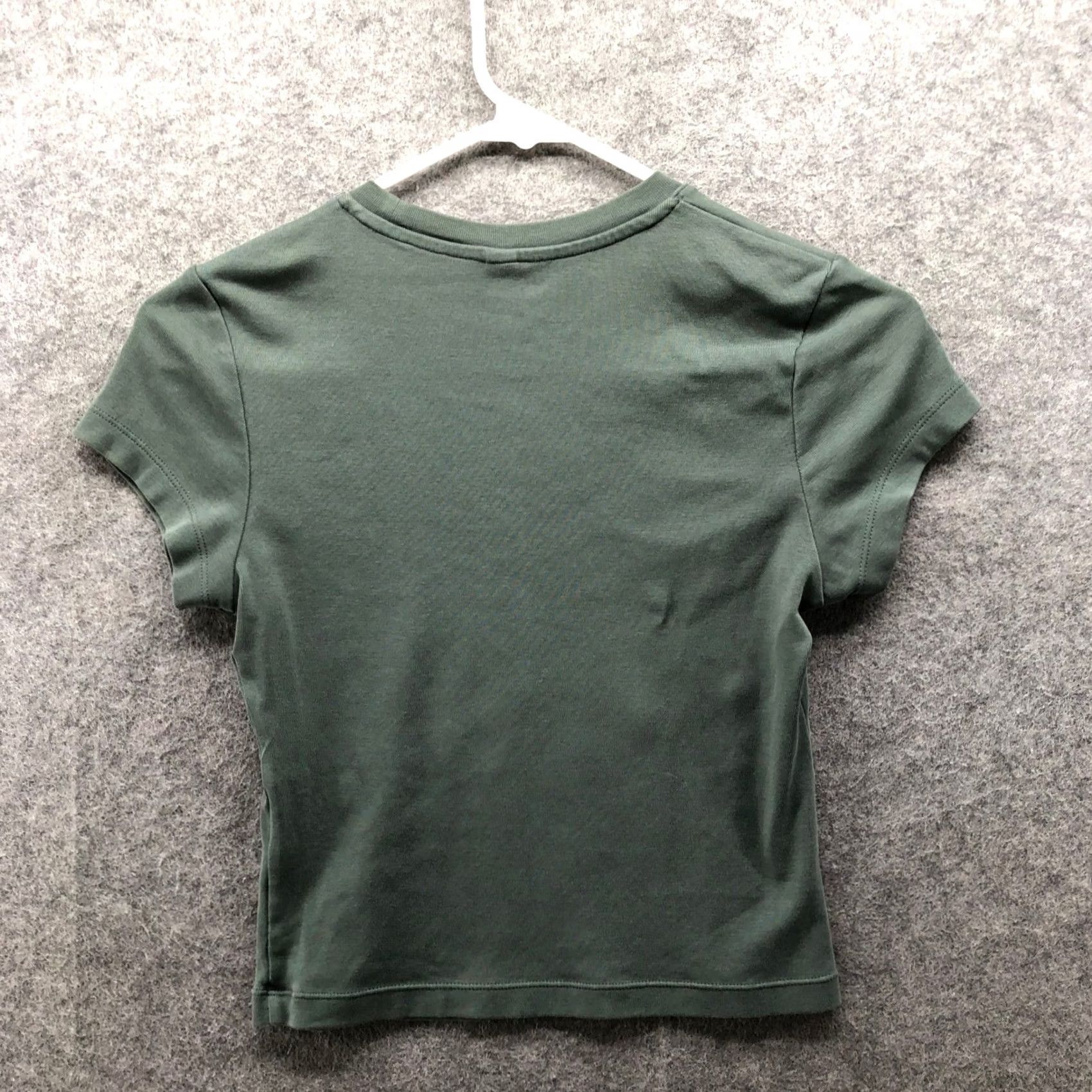 Uniqlo Uniqlo Mini T-Shirt Womens S Olive Green Short Sleeve Slim Fit Crewneck Size S / US 4 / IT 40 - 2 Thumbnail