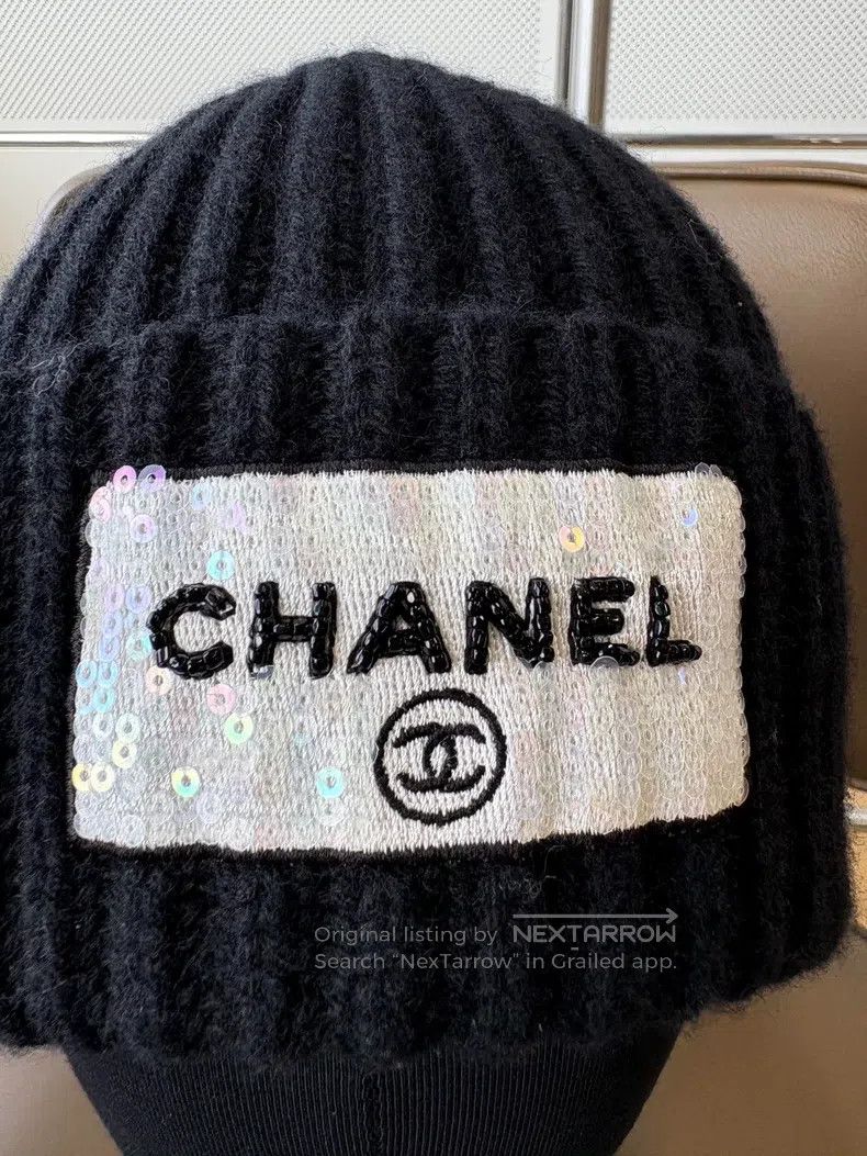 Chanel Chanel 23K black letter bland patch sequin cashmere knitte Size ONE SIZE - 3 Thumbnail