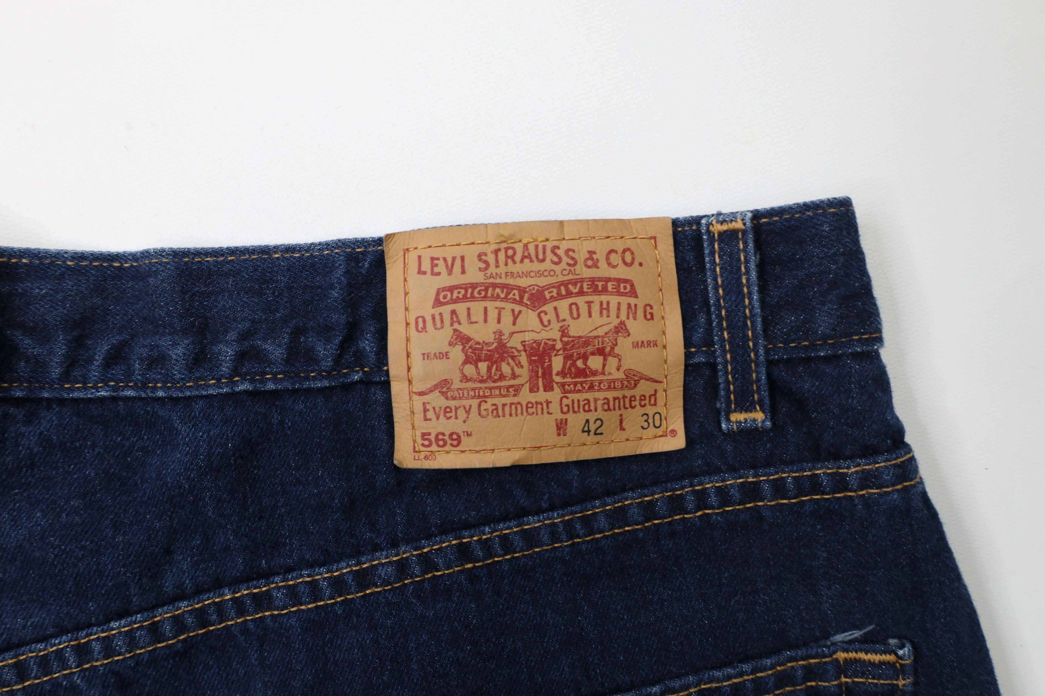 Levi's × Vintage Vintage Y2K 2002 Levis 569 Straight Wide Leg Denim Jeans Size US 42 / EU 58 - 12 Thumbnail