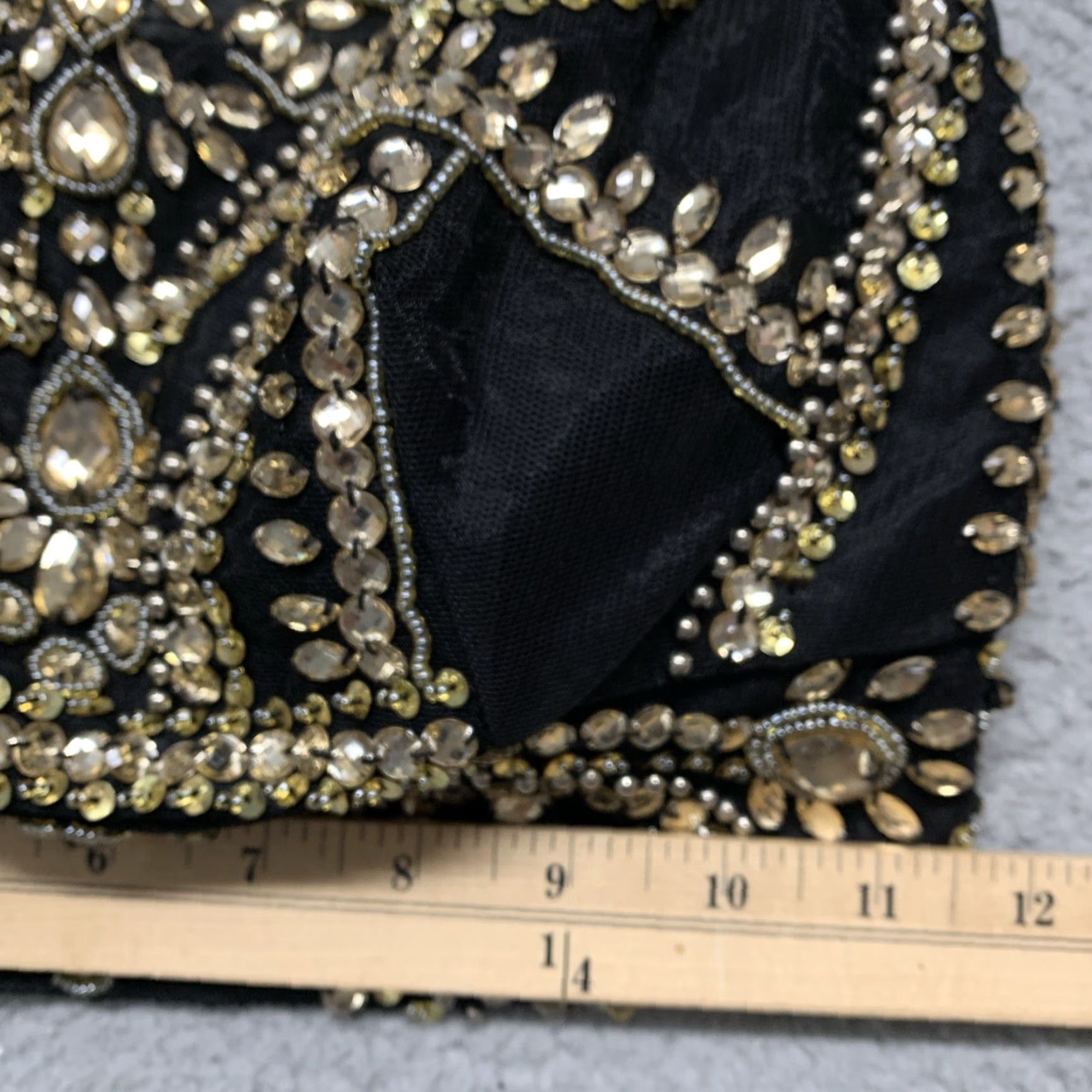 Vintage Windsor Halter Top Dressy Slim Women’s/Misses Black Gold Zip Closure Built-In Bra Stretch 1/2 Size Regular Size XS / US 0-2 / IT 36-38 - 4 Thumbnail