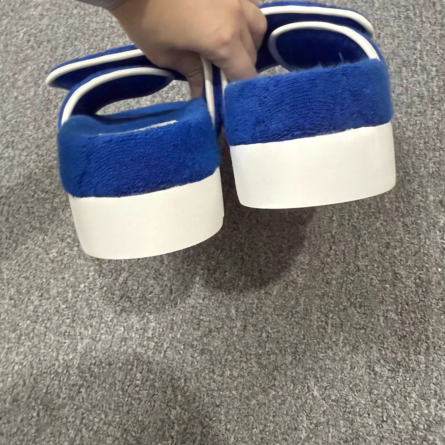 Gucci Gucci x adidas GG Monogram Red Slides 9 Unused Size US 9 / EU 42 - 4 Thumbnail