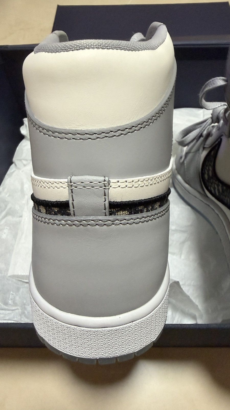 Dior × Jordan Brand Dior x Jordan Brand size US12 Size US 12 / EU 45 - 5 Thumbnail