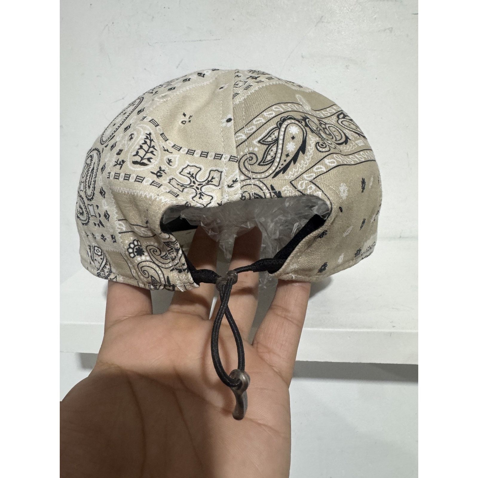 Kith KITH NEW ERA BANDANA TAN PAISLEY HAT PREOWNED Size ONE SIZE - 6 Thumbnail