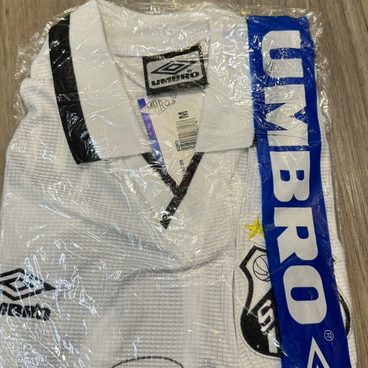 Umbro Santos 2000 home shirt #10 with Pele signature (bnwt) Size US M / EU 48-50 / 2 - 12 Thumbnail
