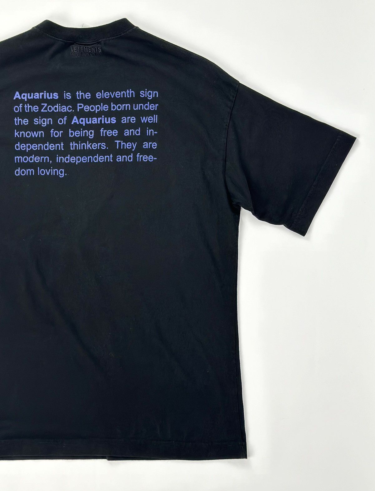 Vetements Vetements - Demna “Aquarius Star Graphic Tee” Size US XS / EU 42 / 0 - 4 Thumbnail