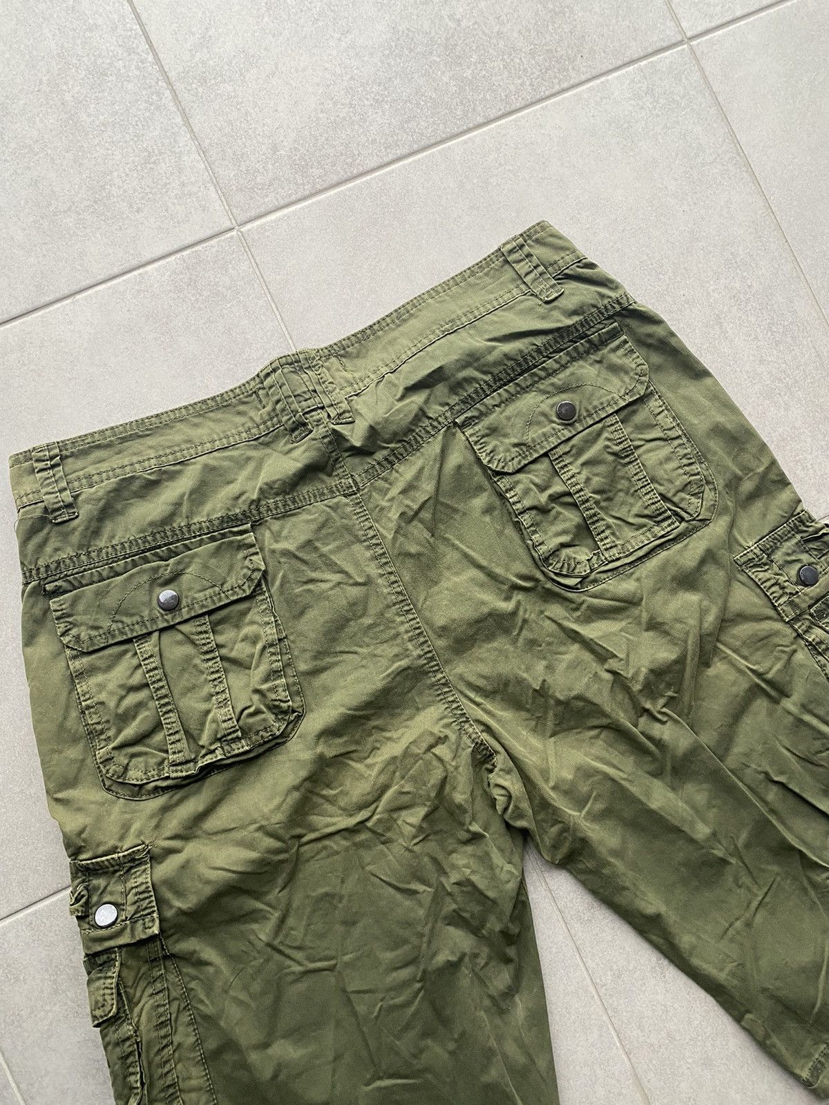 Vintage Vintage Cargo Shorts Size US 30 / EU 46 - 7 Thumbnail