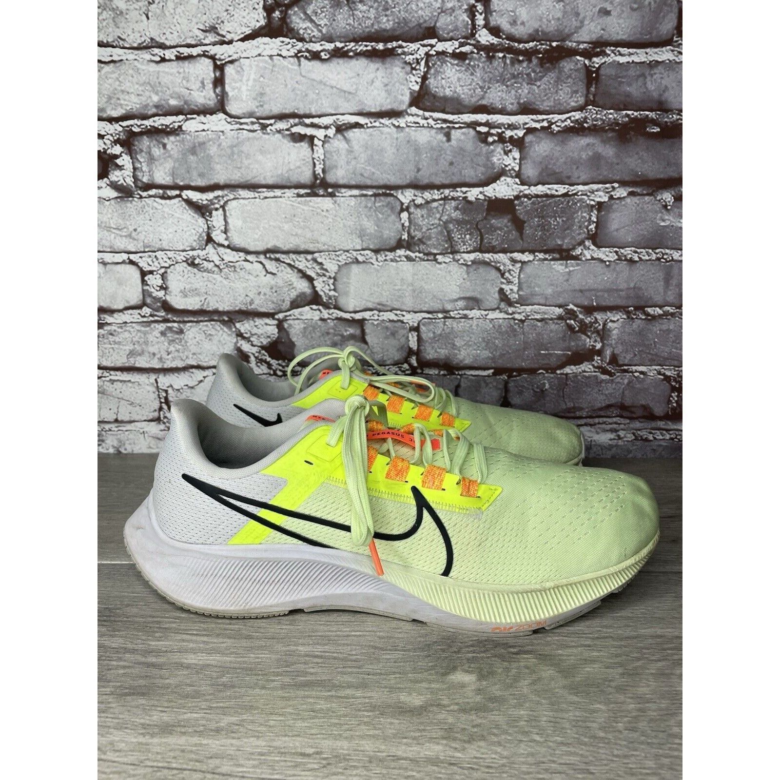 Nike Nike Air Zoom Pegasus 38 Barely Volt Running Shoes Men 11.5M Size US 11.5 / EU 44-45 - 14 Thumbnail