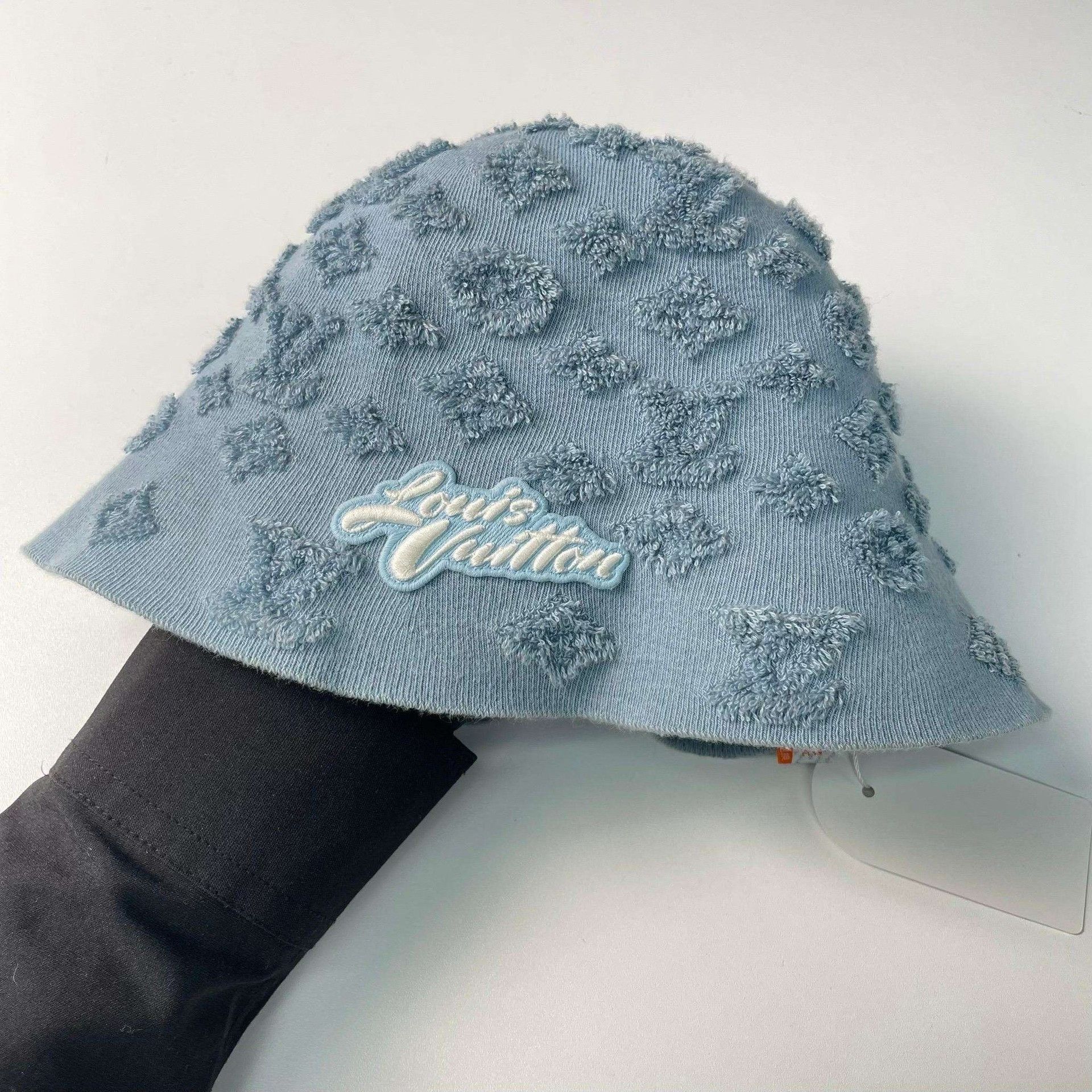 Louis Vuitton Louis Vuitton 2025 Monogram Sponge Blue Fisherman Hat Size ONE SIZE - 1 Thumbnail