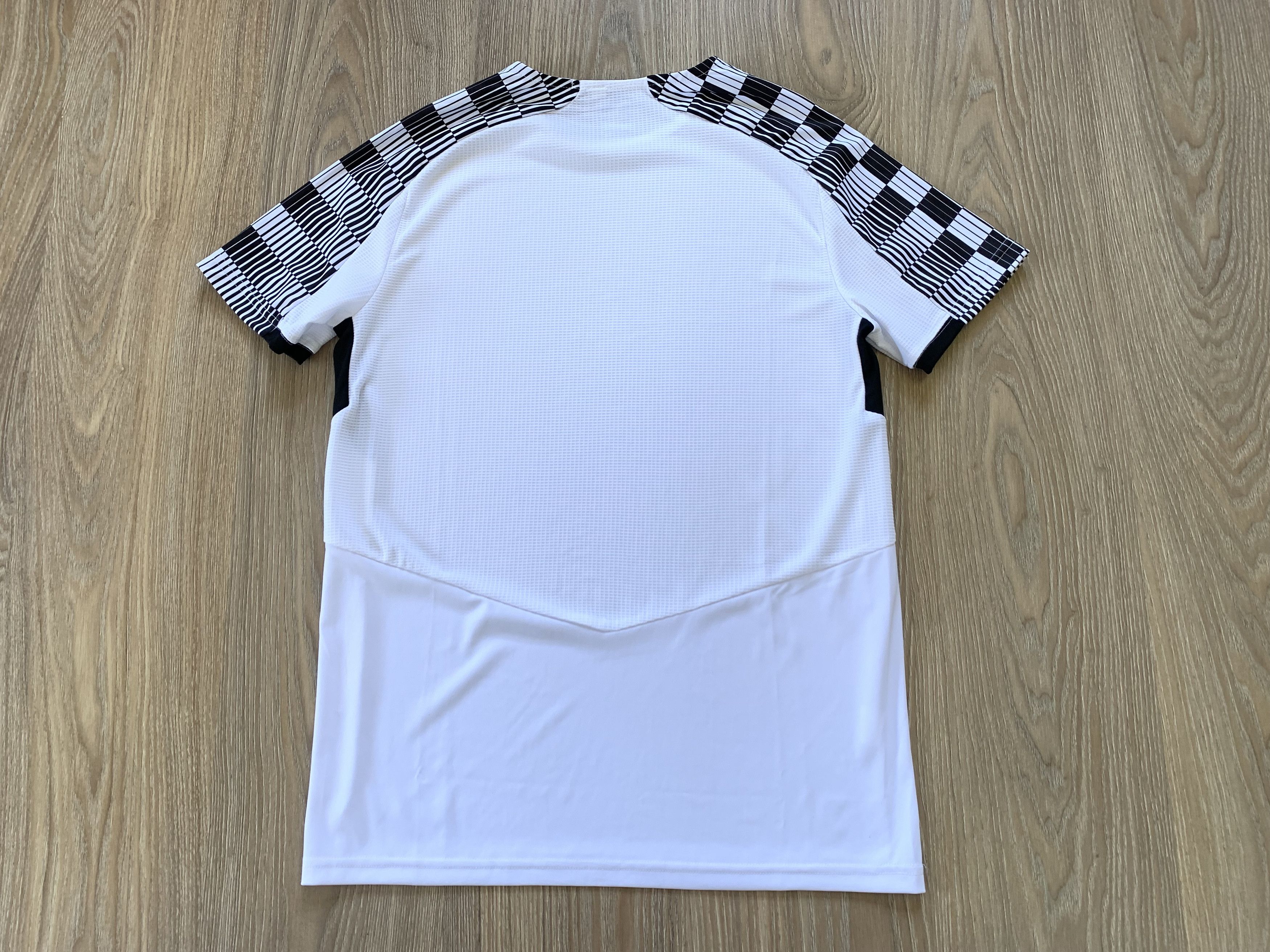 Other Kipsta White Light Training T Shirt Size US M / EU 48-50 / 2 - 3 Thumbnail