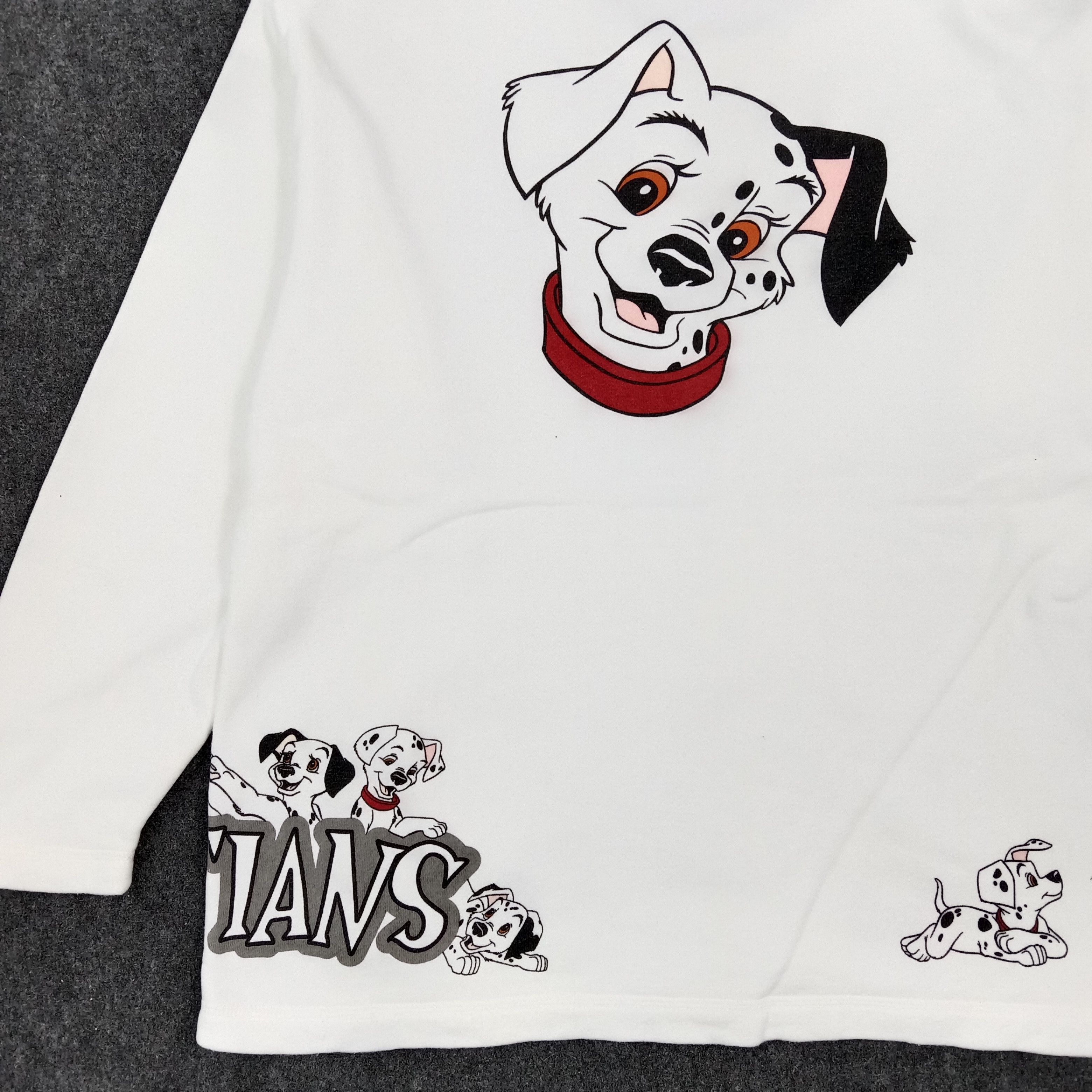 Disney 90's Tokyo Disney 101 Dalmatians Sweatshirt C283N26 Size US M / EU 48-50 / 2 - 5 Thumbnail