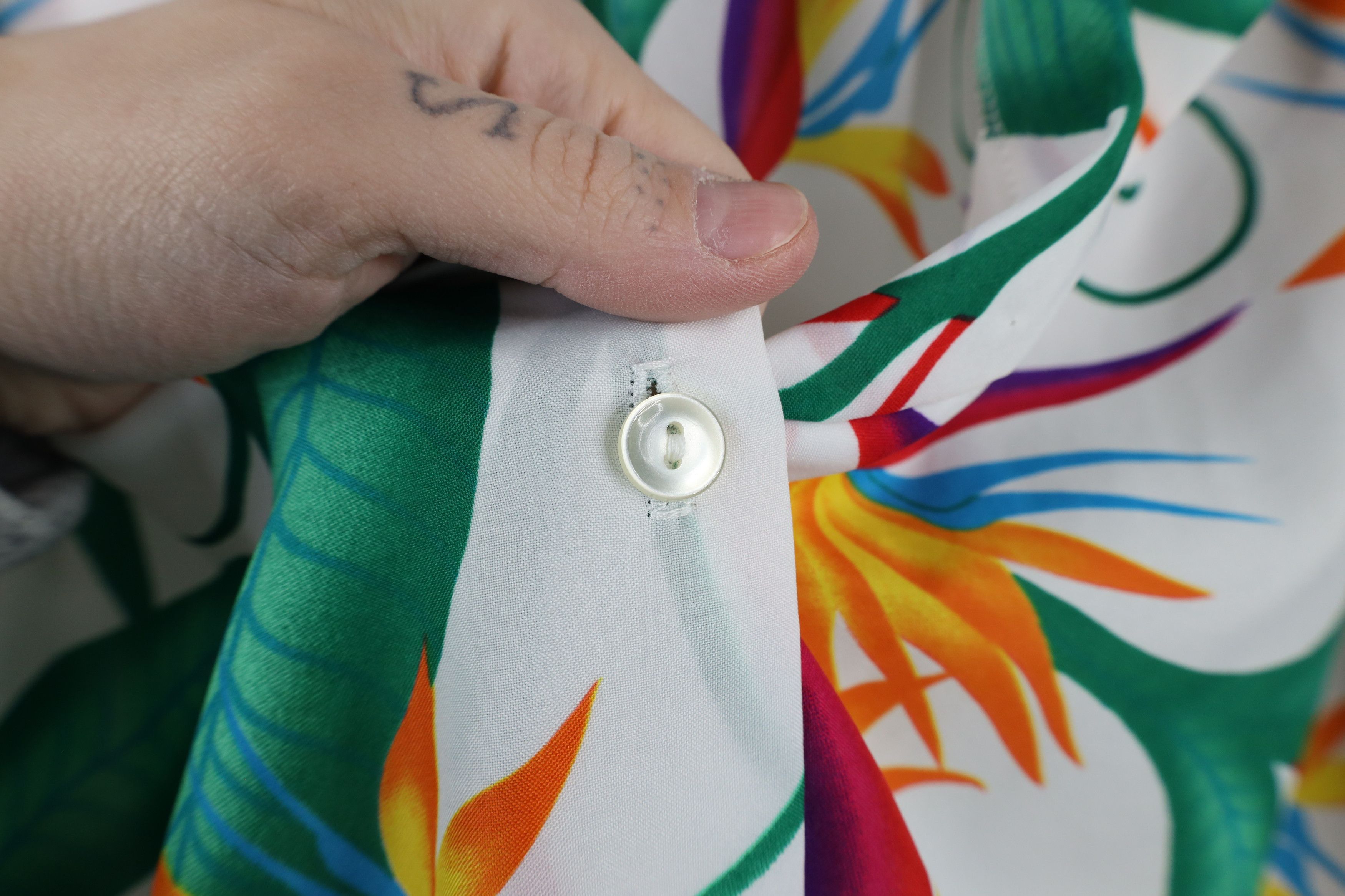Vintage Vintage 70s Hilo Hattie Flower Hawaiian Button Shirt USA Size 3XL / US 20-22 - 6 Thumbnail