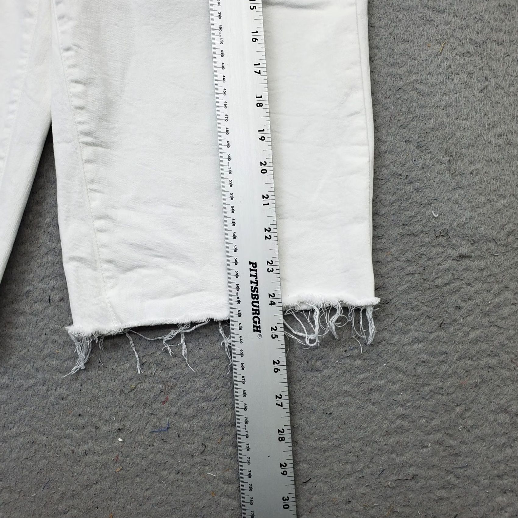 NYDJ NYDJ Chino Shorts Womens 10 White Denim Regular 5-Pocket Design Frayed Hem Size 32" / US 10 / IT 46 - 3 Thumbnail
