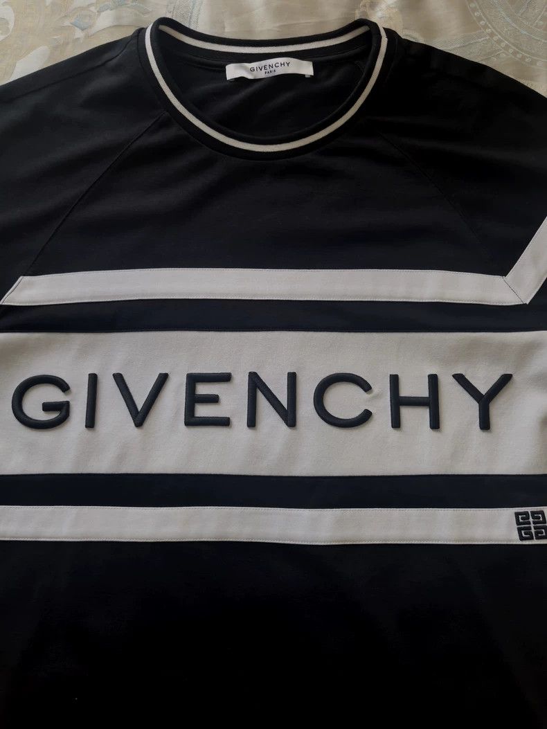 Givenchy Givenchy Black and White Patchwork Full Embroidered T-Shirt Size US L / EU 52-54 / 3 - 4 Thumbnail