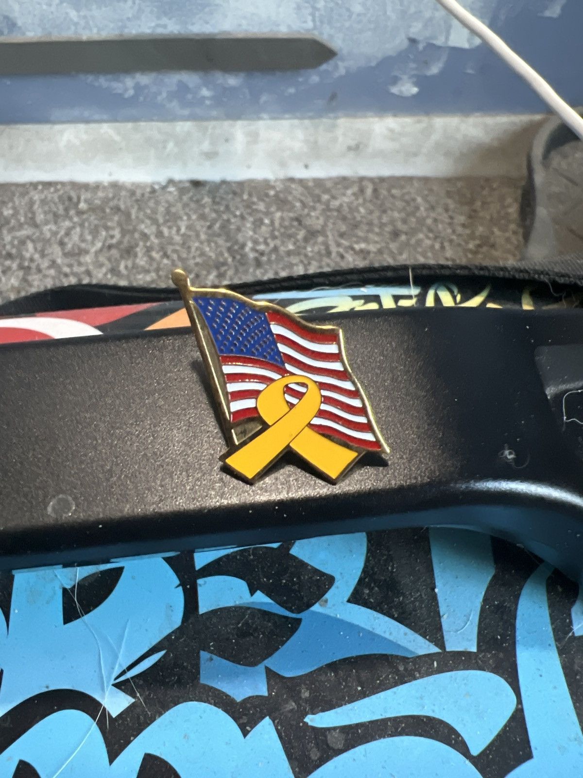 Hypebeast American Flag Yellow Ribbon Lapel Pin Size ONE SIZE - 1 Thumbnail