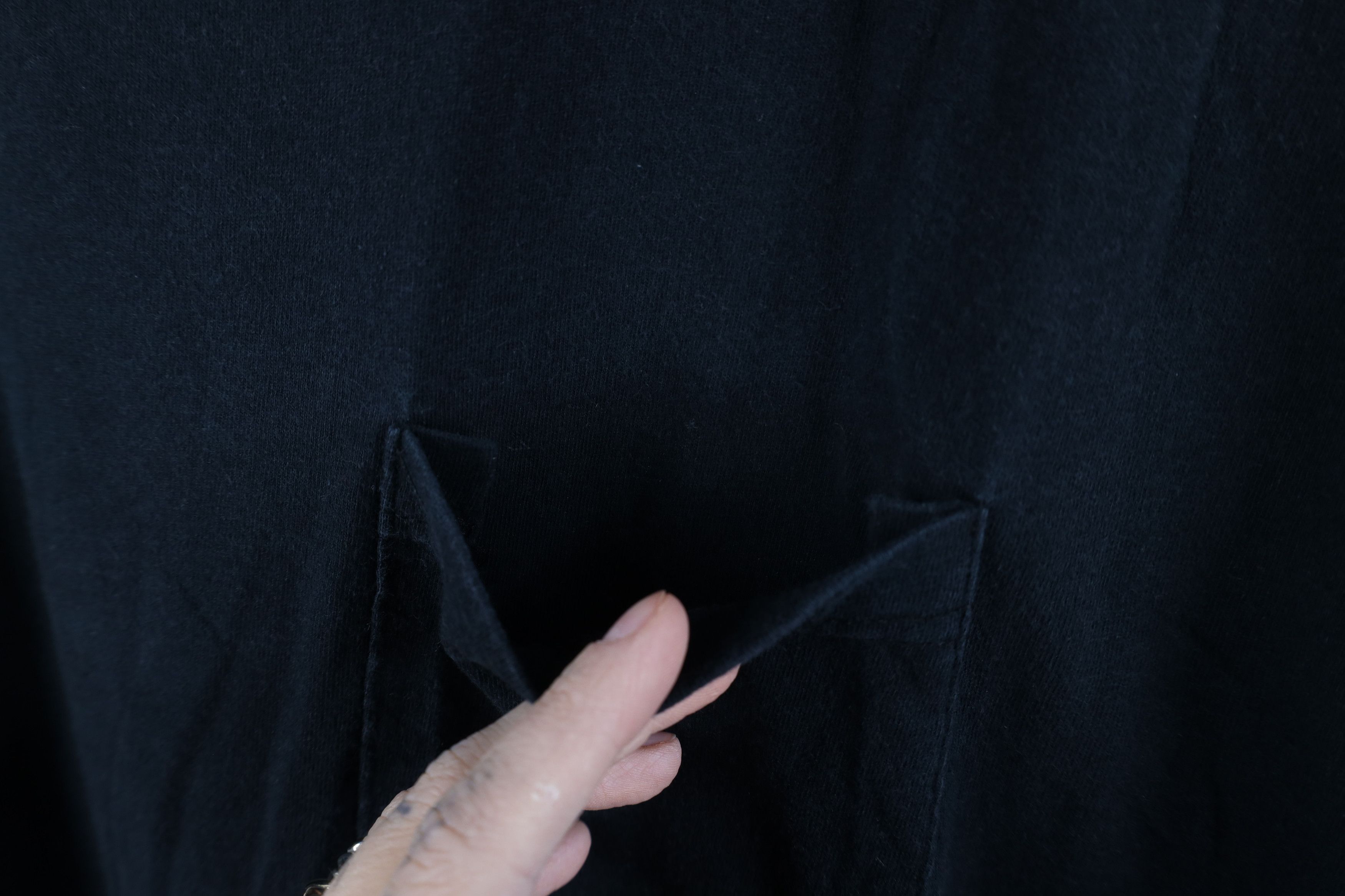 Vintage Vintage 90s Y2K Streetwear Blank Cotton Pocket T-Shirt Black Size US XL / EU 56 / 4 - 4 Thumbnail