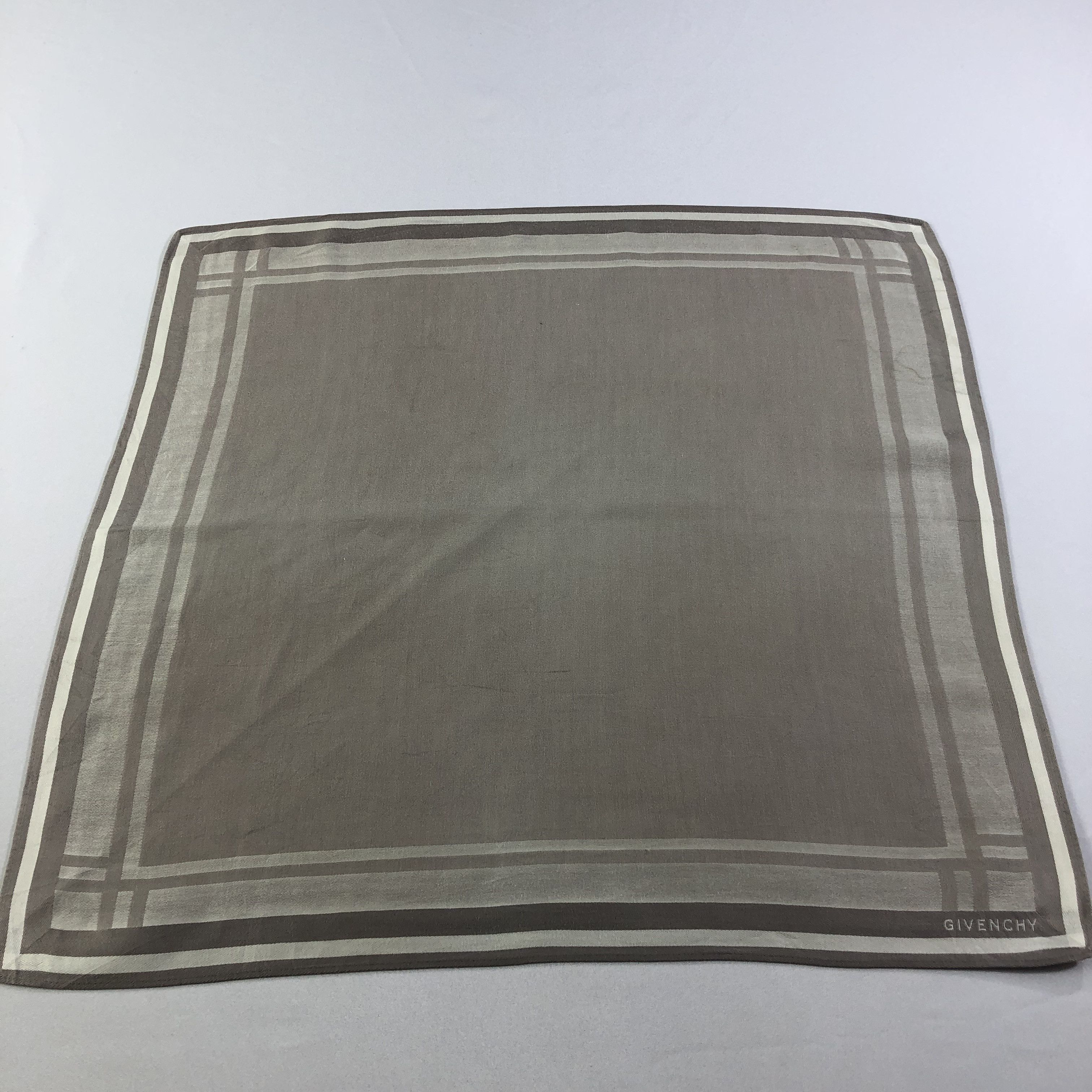 Givenchy Givenchy Handkerchief Neckerchief Bandana H1991 Size ONE SIZE - 2 Thumbnail