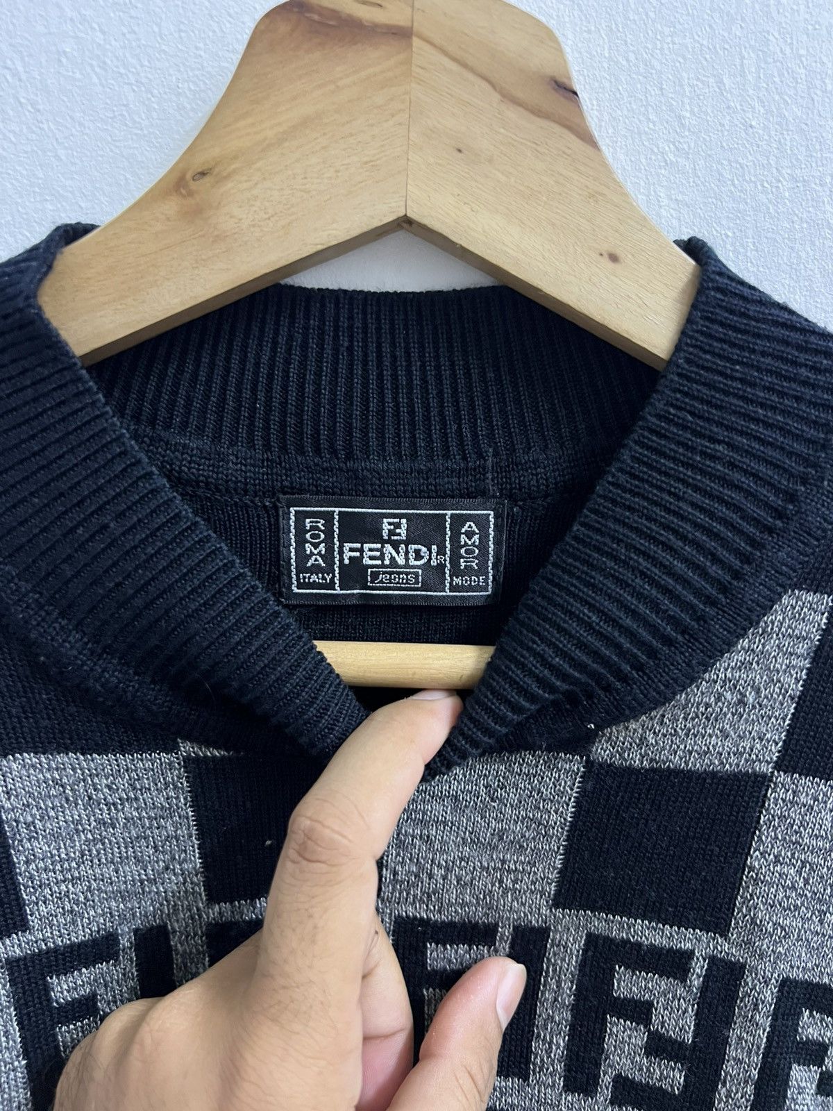 Fendi Vintage Fendi knitwear monogram Size M / US 6-8 / IT 42-44 - 3 Thumbnail