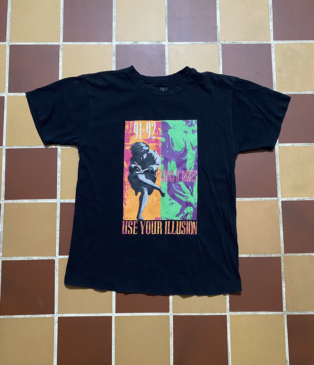 Band Tees Vintage 1991-92 Guns N' Roses Use Your Illusion Tour Shirt Size US S / EU 44-46 / 1 - 1 Thumbnail