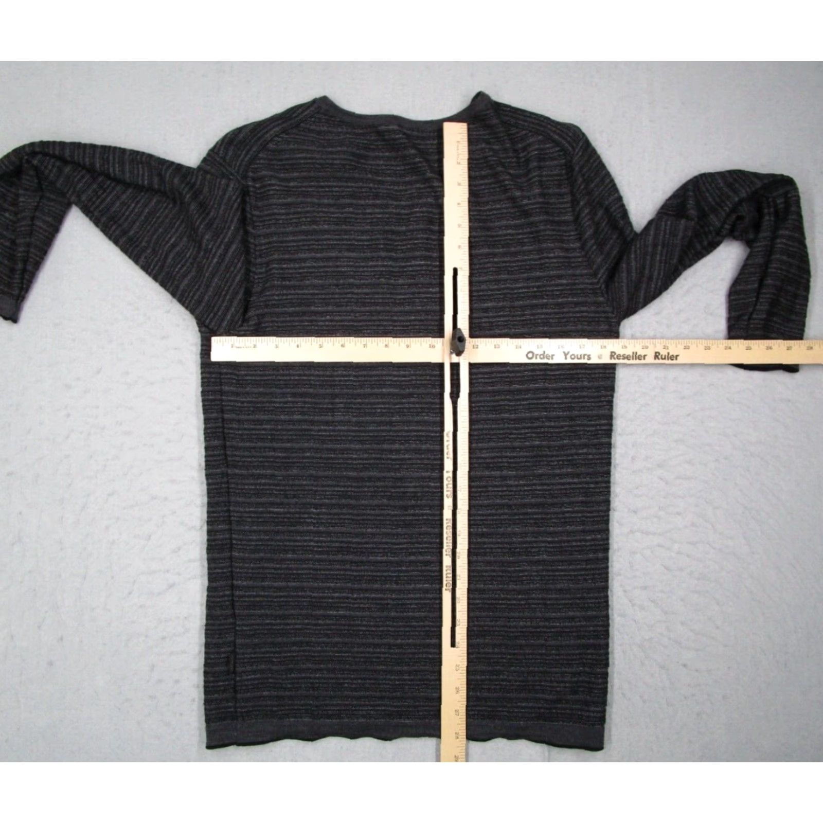 Hugo Boss HUGO BOSS Slim Fit V Neck Pullover Sweater Mens Large Gray Wool Blend Knit Size US L / EU 52-54 / 3 - 5 Thumbnail
