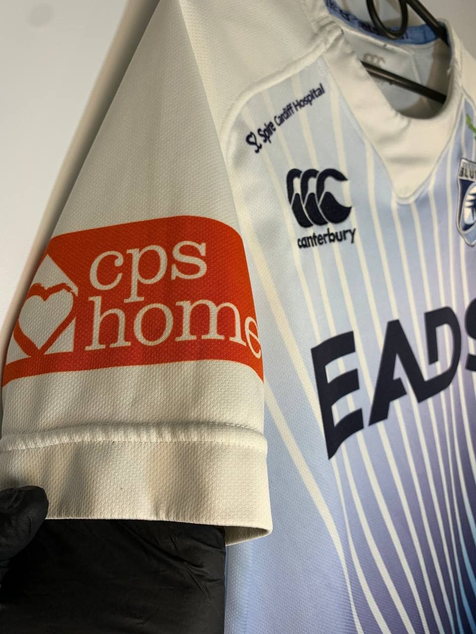 Canterbury of New Zealand × Vintage Cardiff Blues Rugby Jersey 2010/11 Canterbury EADS Sponsor Size US M / EU 48-50 / 2 - 5 Thumbnail