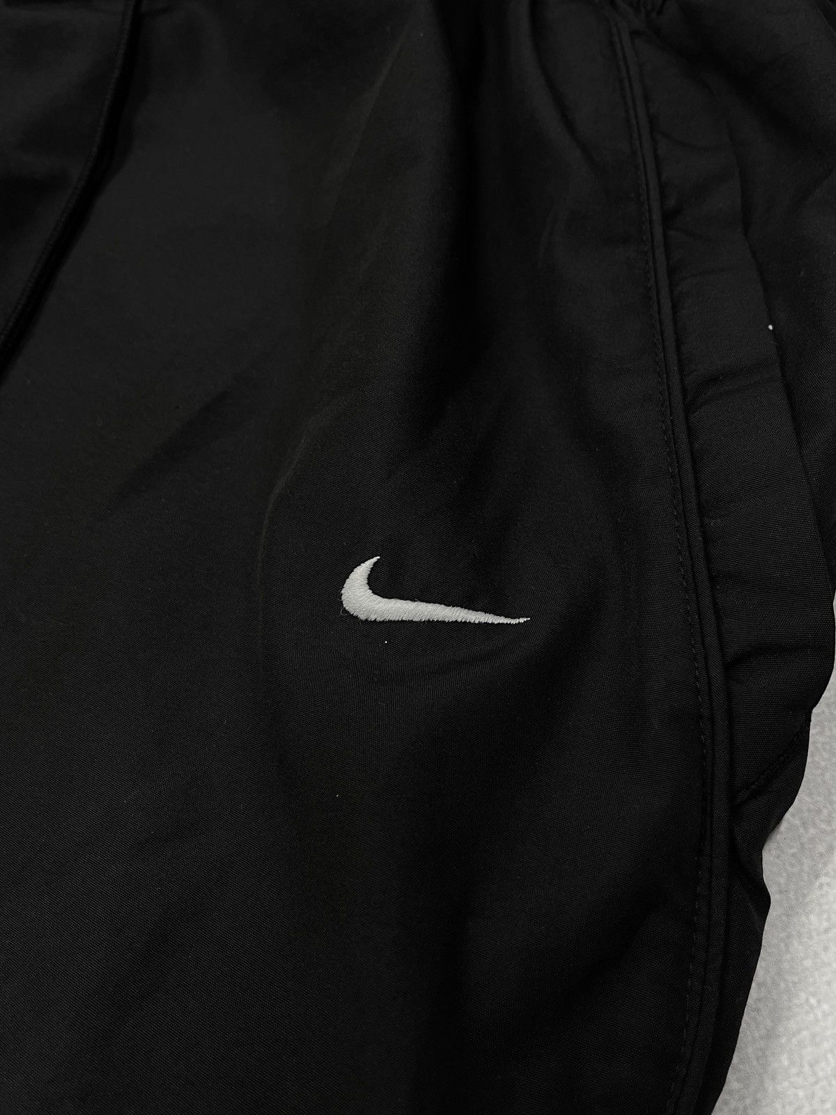 Nike Vintage Nike Nylon Black Sweatpants Drill Drip Y2K ACG TECH Size US 34 / EU 50 - 4 Thumbnail