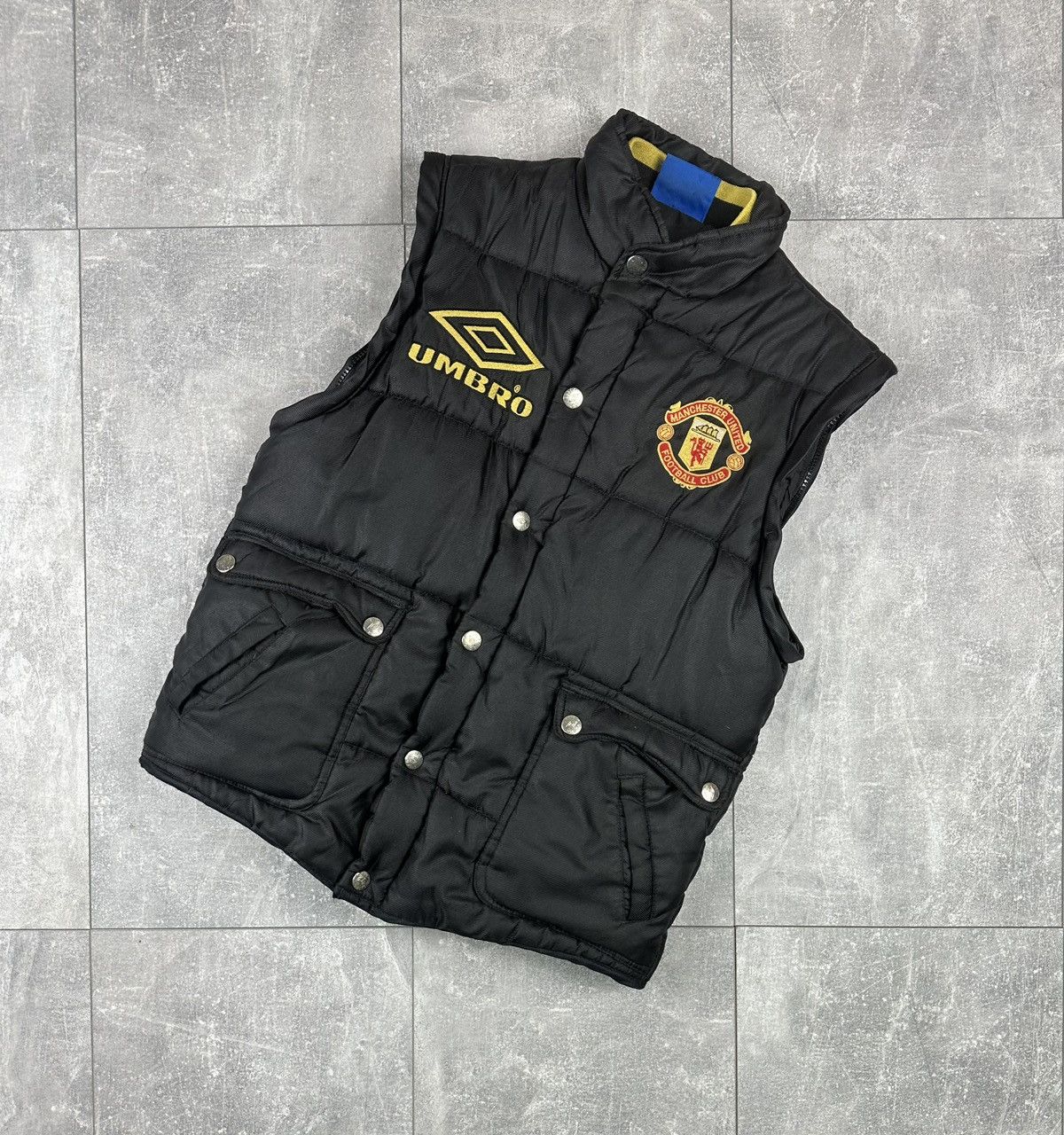 Umbro Umbro Manchester United Vintage Retro Soccer Vest Size US XS / EU 42 / 0 - 1 Thumbnail