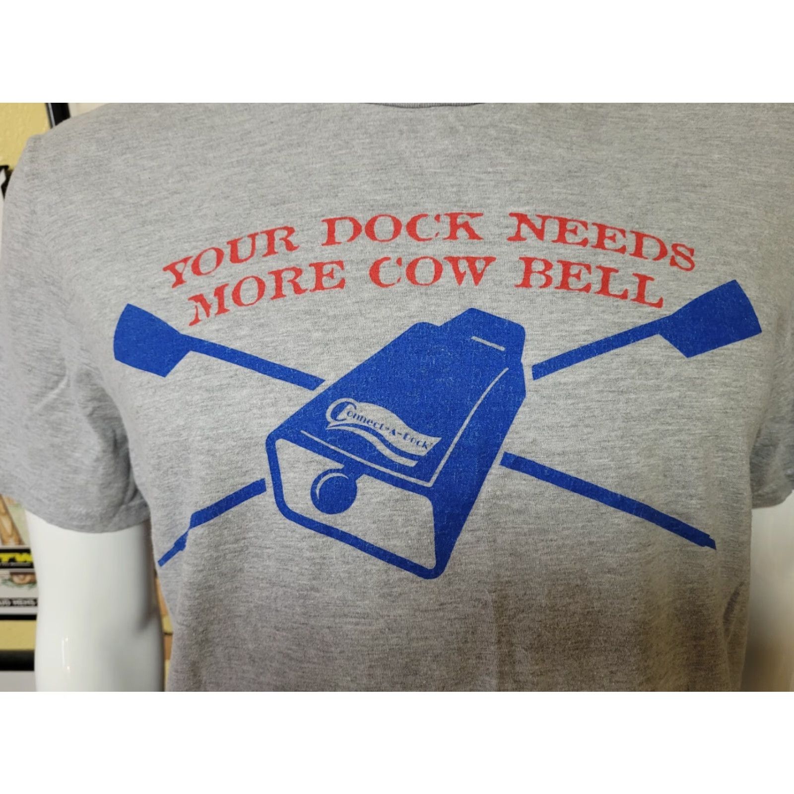 Vintage District T-Shirt Men Large Gray Cotton Blend Short Sleeve Crew Neck Connect-A-Dock Boating Fishing Graphic Tee Size US L / EU 52-54 / 3 - 2 Thumbnail
