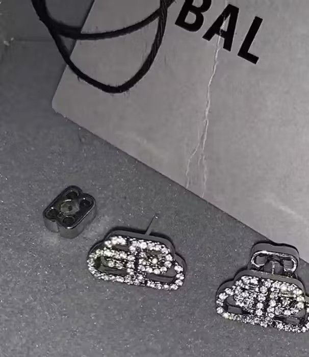 Designer Vintage diamond earrings Size ONE SIZE - 4 Thumbnail