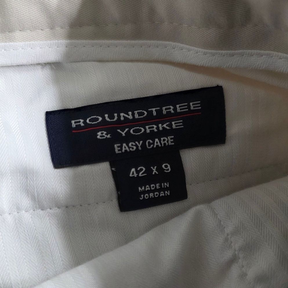 Roundtree & Yorke Roundtree & Yorke Men's Easy Care Khaki Shorts - 42x9 Size US 42 / EU 58 - 3 Thumbnail