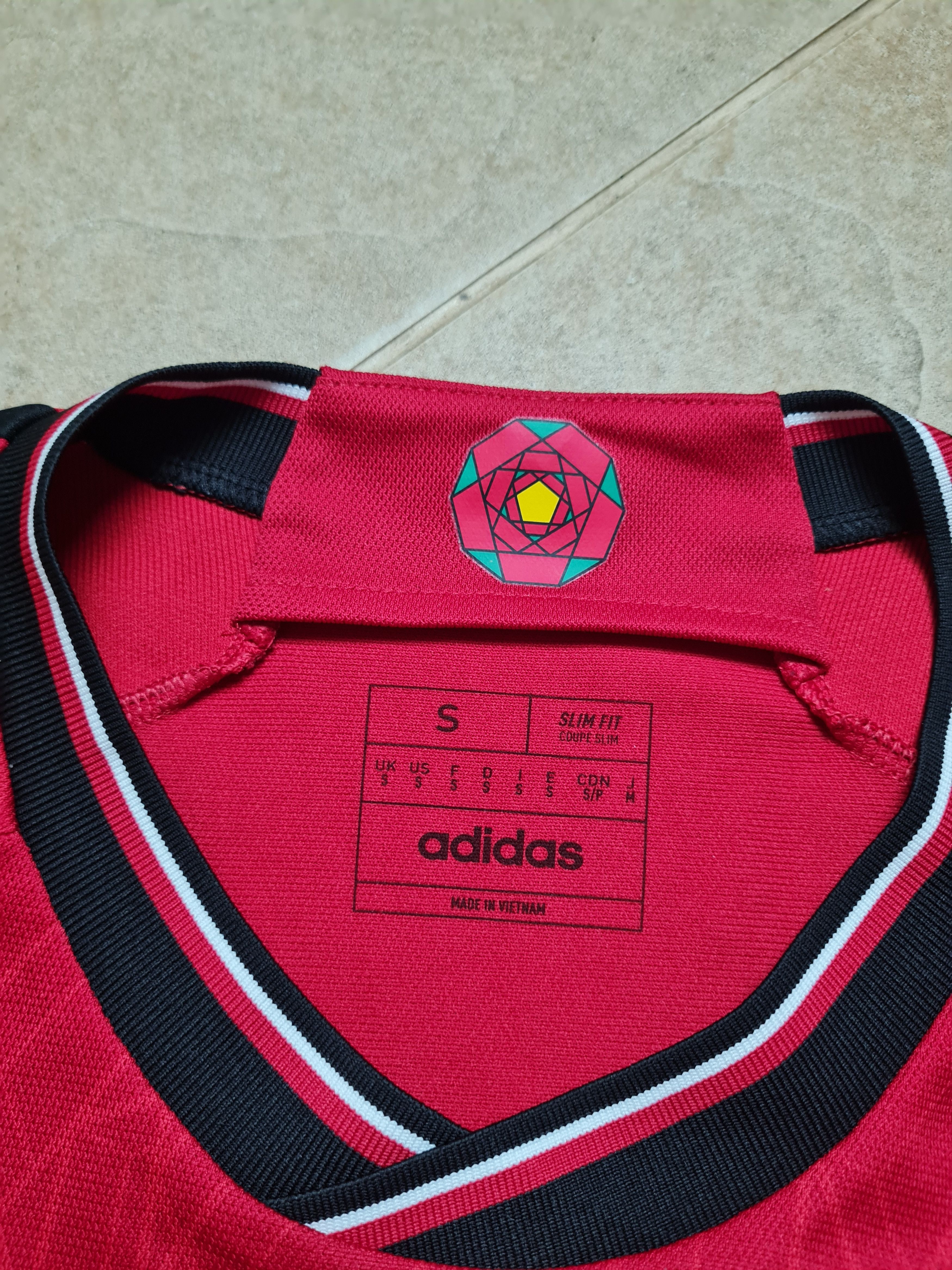 Adidas Manchester United 2023/24 Home Soccer Shorts Adidas IP1726 Size US S / EU 44-46 / 1 - 12 Thumbnail