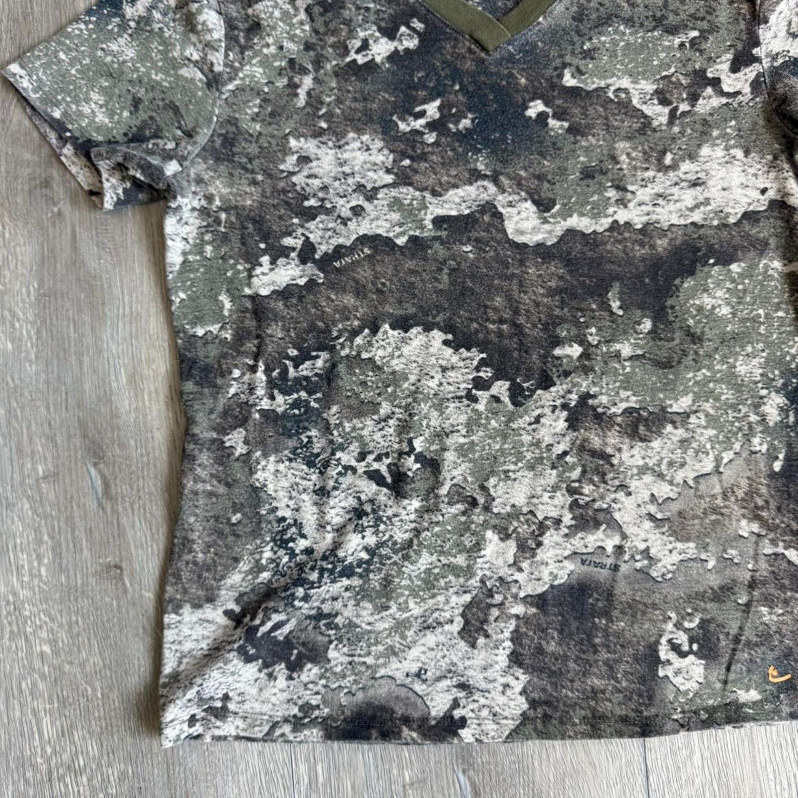 Other Vintage y2k womens camo top v-neck t-shirt Size M / US 6-8 / IT 42-44 - 4 Thumbnail