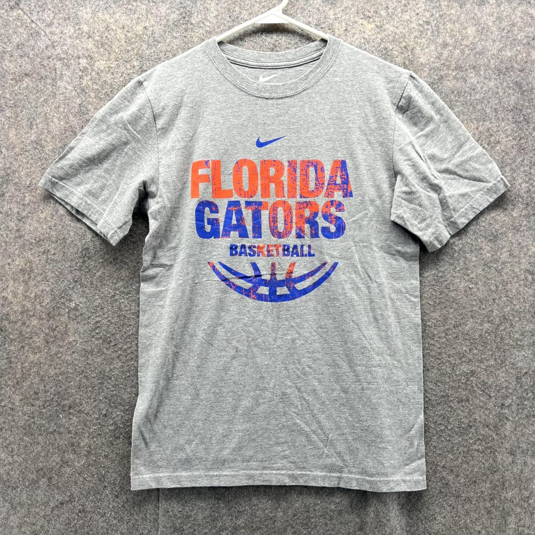 Nike Nike Shirt Men Small Adult Gray Athletic Nike Dri-Fit T-Shirt, Cotton, Short Sleeve, Crew Neck, Logo, Florida Gators, Regular Fit, -87? Size US S / EU 44-46 / 1 - 2 Thumbnail