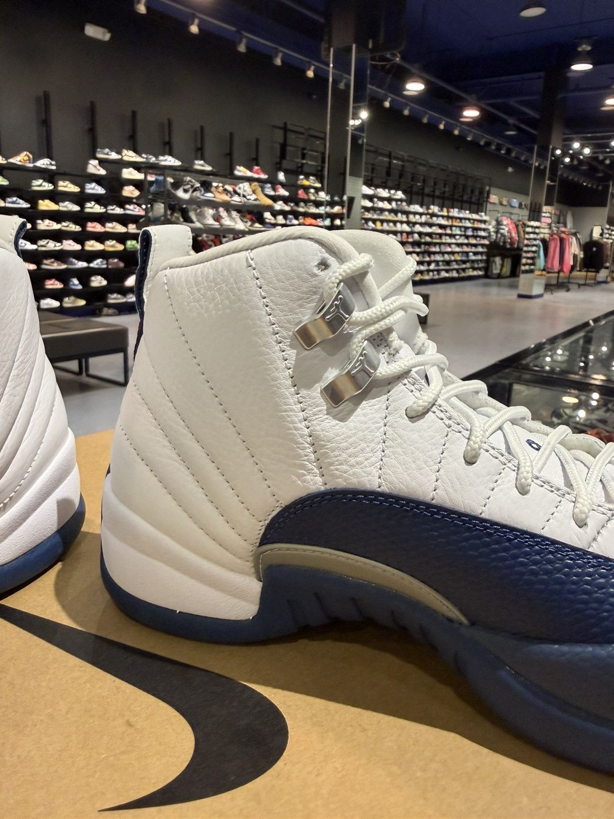 Jordan Brand Size 9.5 - Jordan 12 Retro French Blue (2025) Size US 9.5 / EU 42-43 - 8 Thumbnail