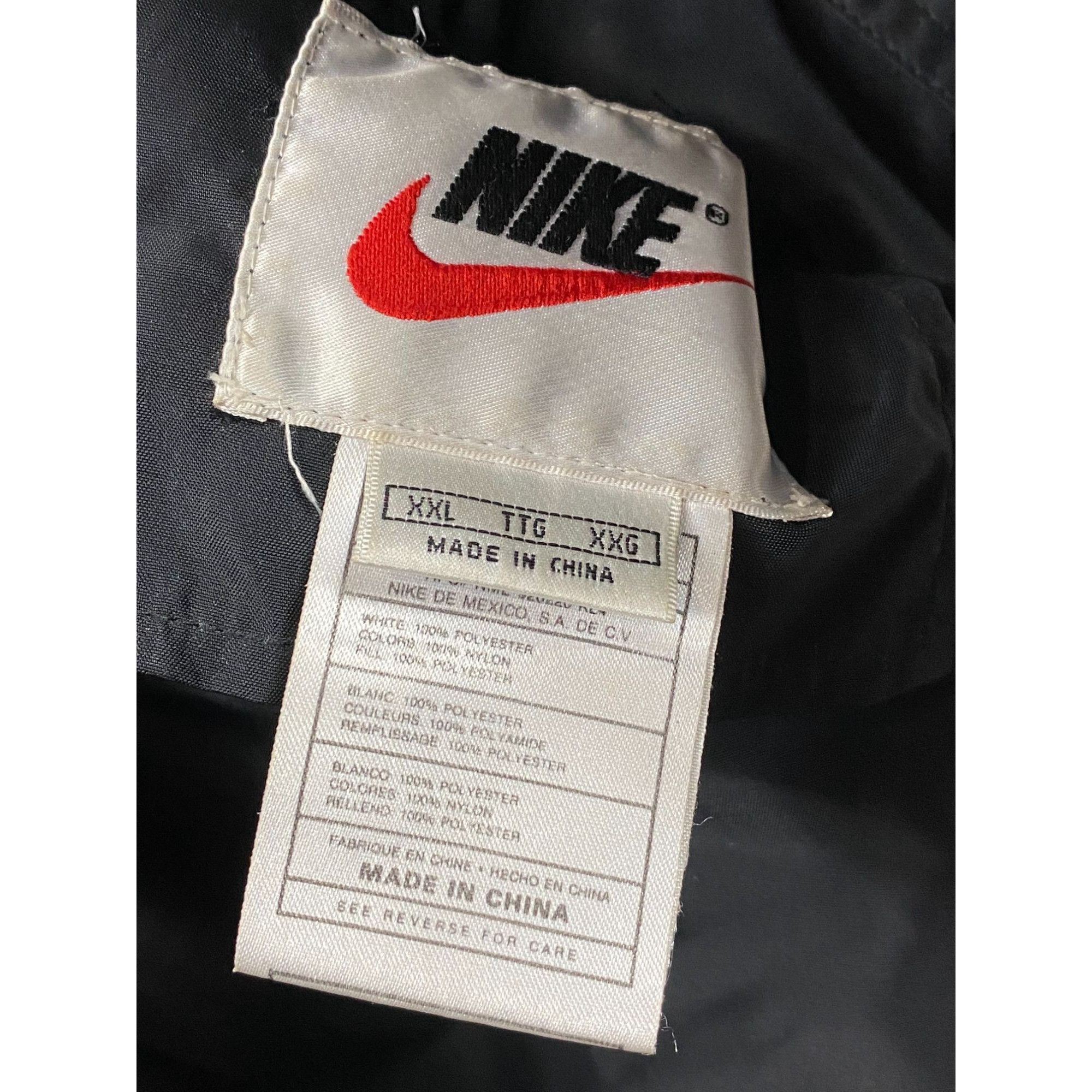 Nike Vintage Nike Reversible Polyester Fill Puffer Jacket Black/G Size US XXL / EU 58 / 5 - 3 Thumbnail