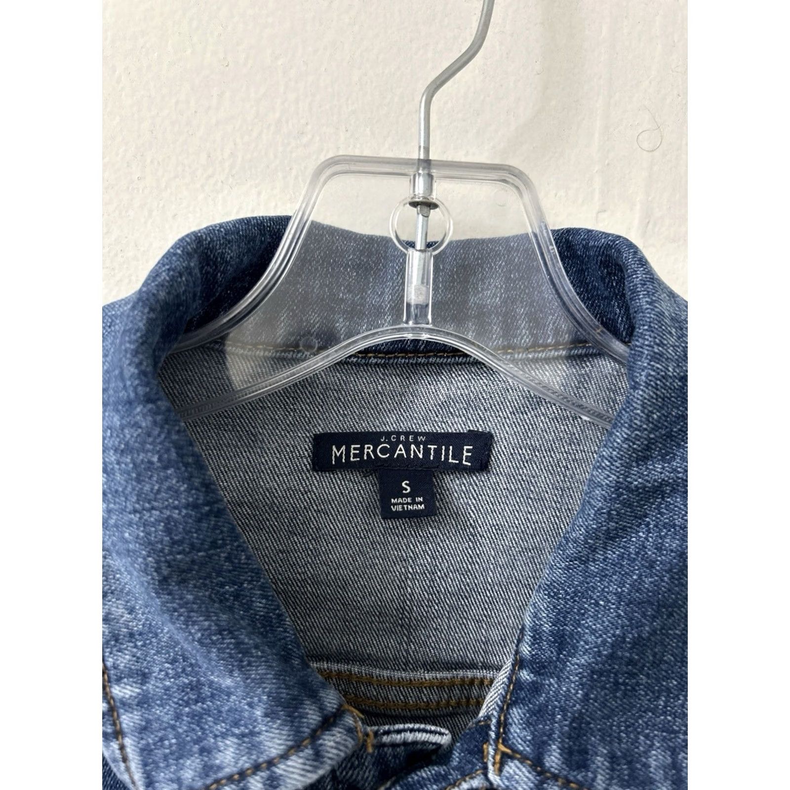 Denime J.Crew Mercantile Denim Trucker Jacket Womens Small Medium Wash Blue Pockets L/S Size S / US 4 / IT 40 - 5 Thumbnail