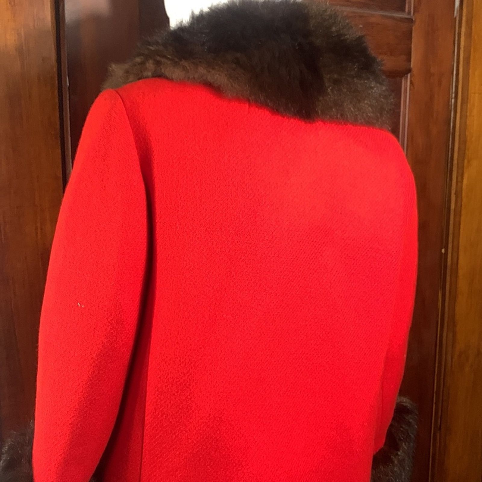 Vintage 60’s Townley retro chic red wool coat,mink collar cuffs Size L / US 10 / IT 46 - 3 Thumbnail