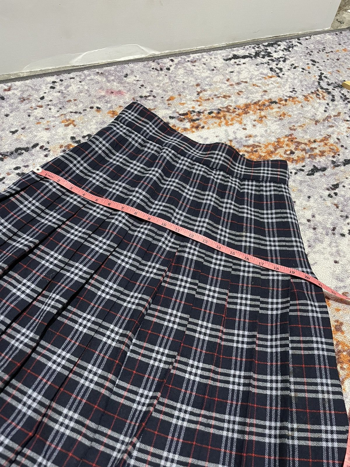 Burberry 🛒BINDING OFFER🛒Vintage Burberrys Mini Skirt wool 27-29 Size 27" / US 4 / IT 40 - 7 Thumbnail